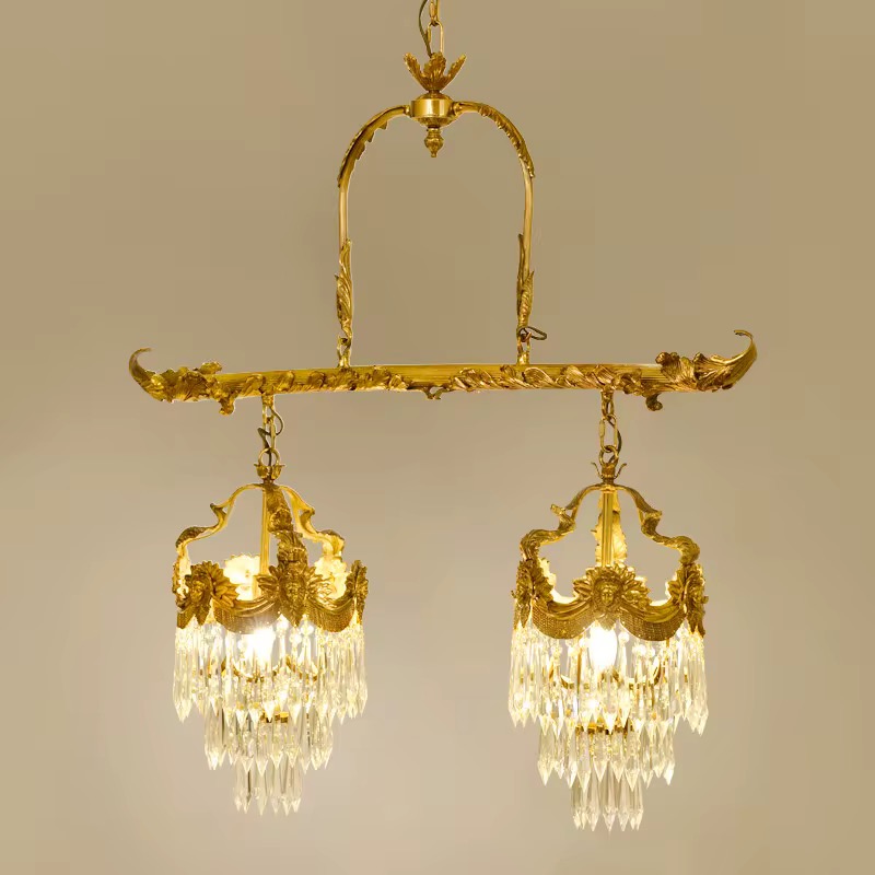 Люстра потолочная латунная с кристаллами в классическом стиле