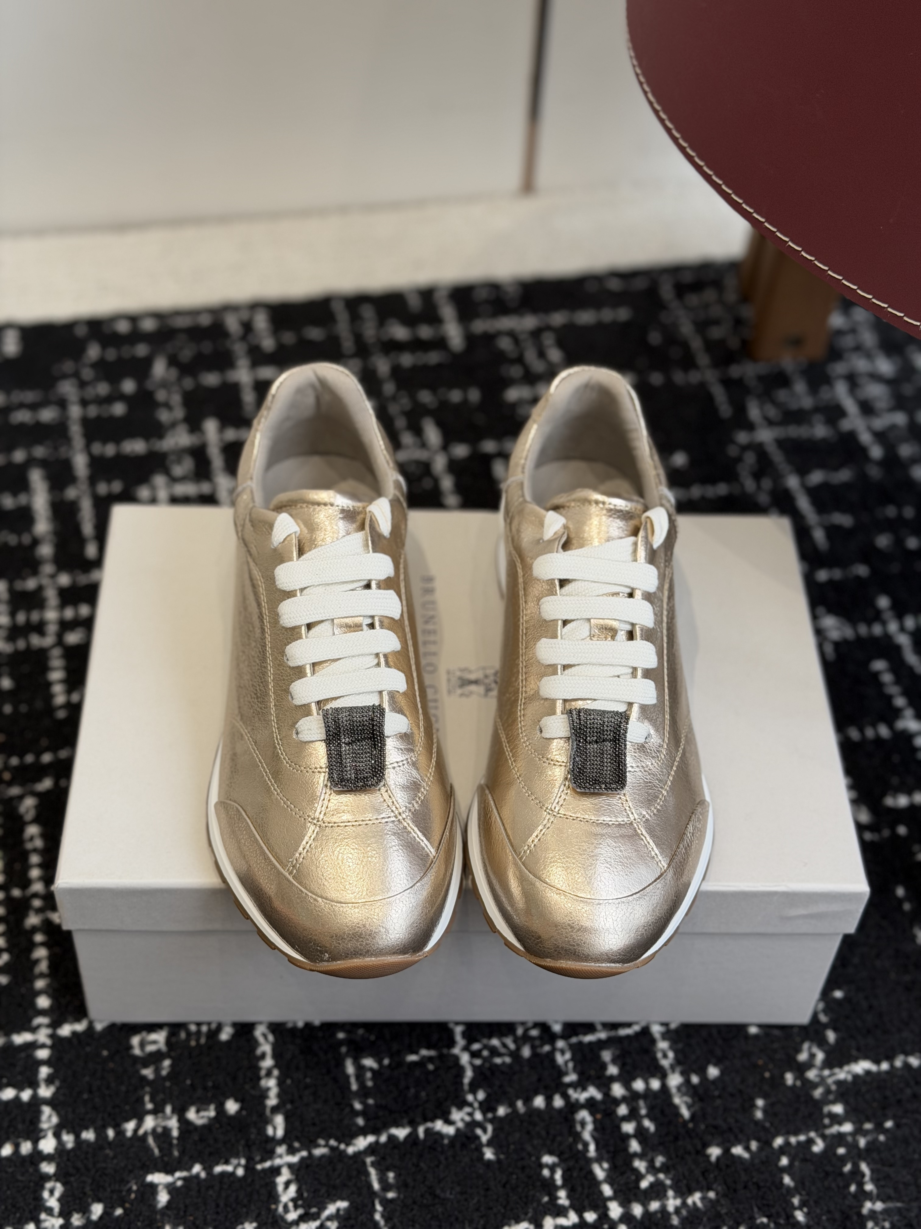 Кроссовки женские в стиле Brunello Cucinelli золотого цвета