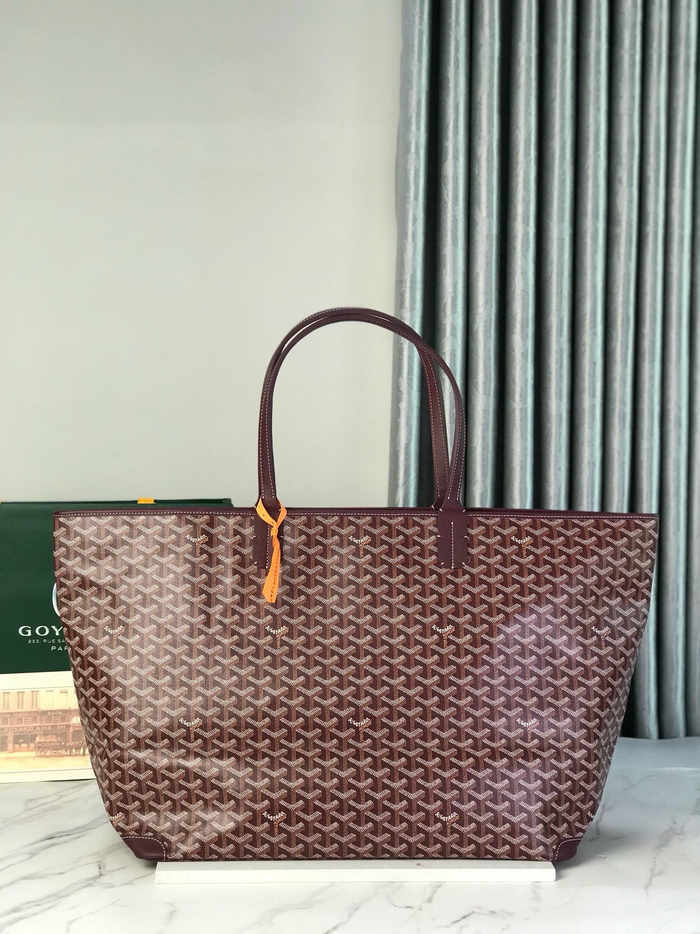 Сумка женская Goyard Artois GM бордового цвета