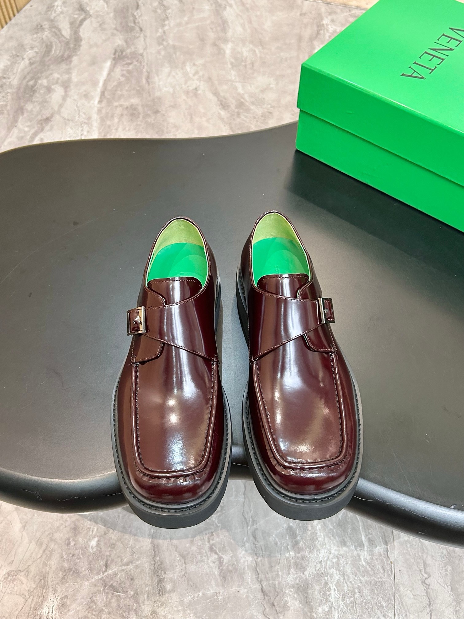 Туфли мужские Bottega Veneta бордового цвета