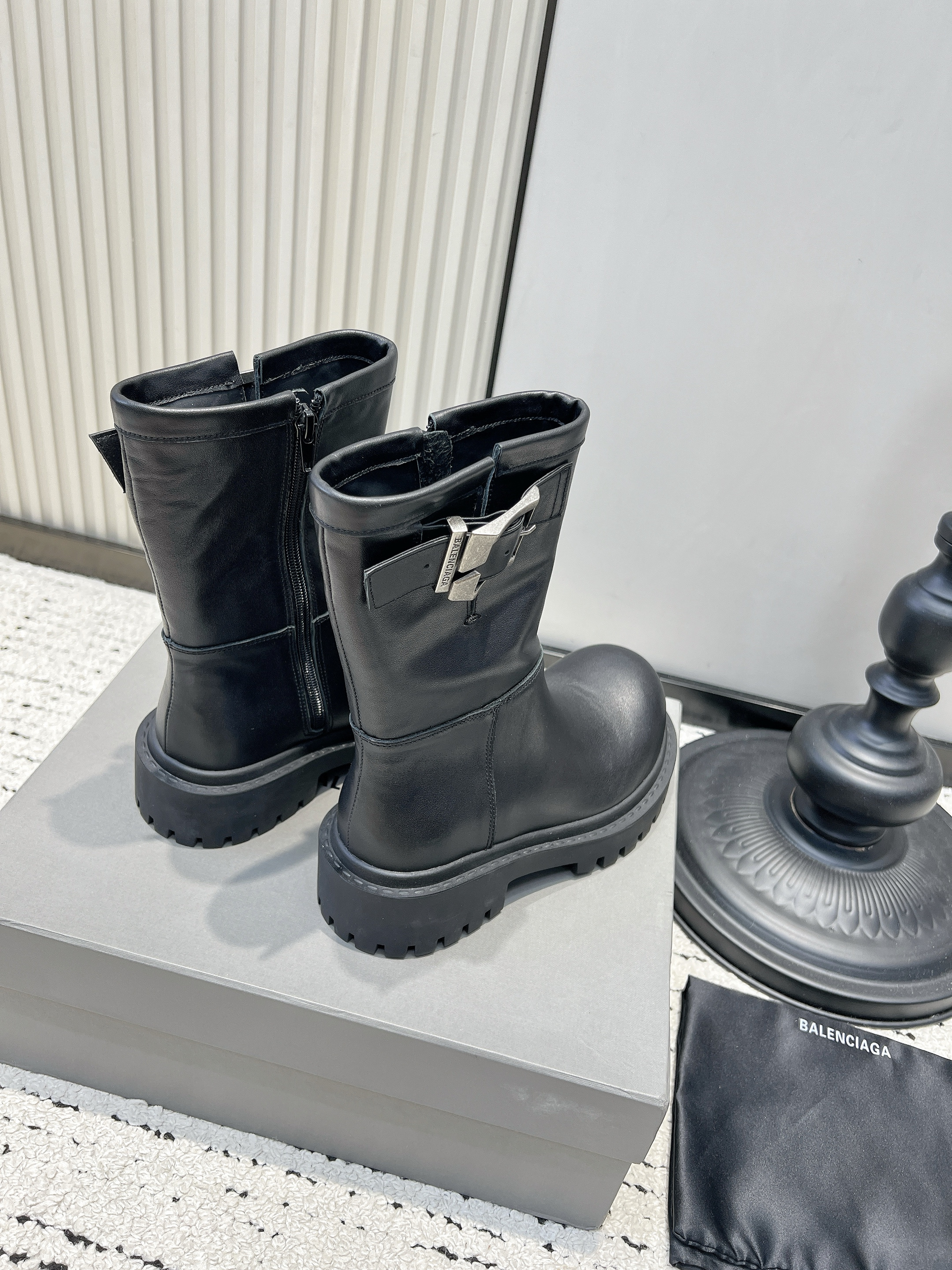 Сапоги женские Balenciaga чёрного цвета