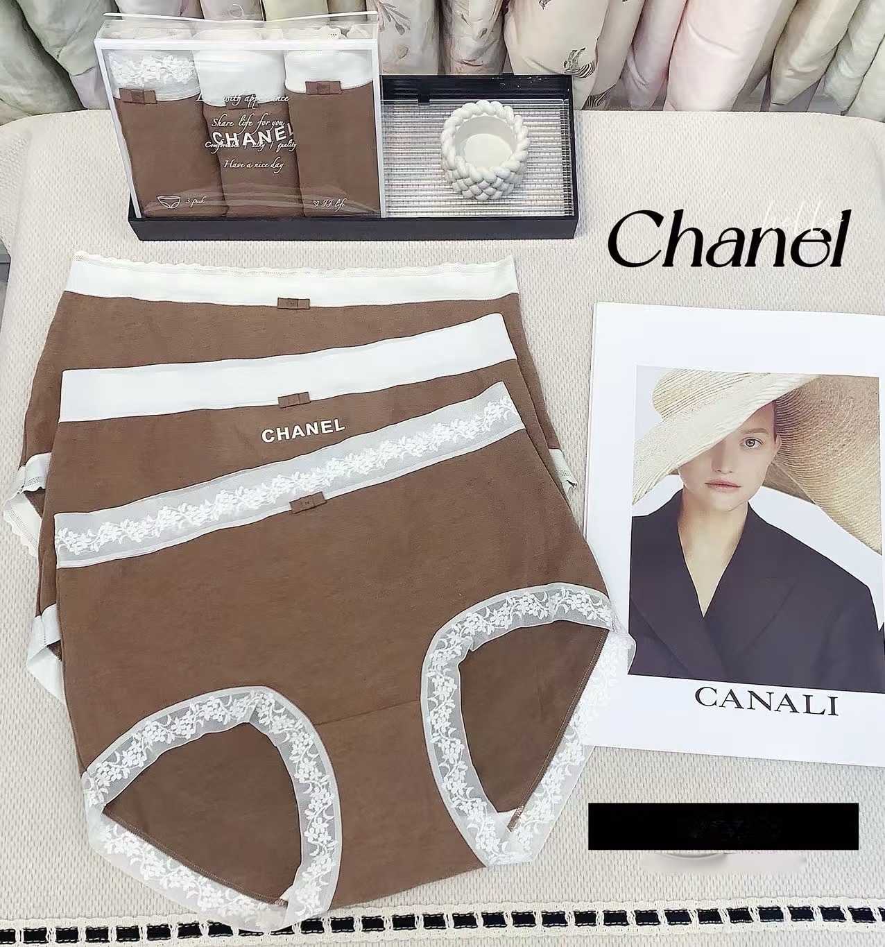 Трусы женские Chanel из хлопка и эластана в базовых цветах (набор 3 шт.)