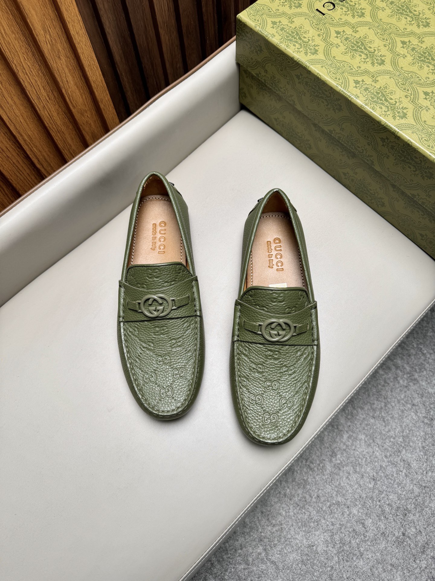 Мокасины мужские в стиле Gucci Driver зеленого цвета