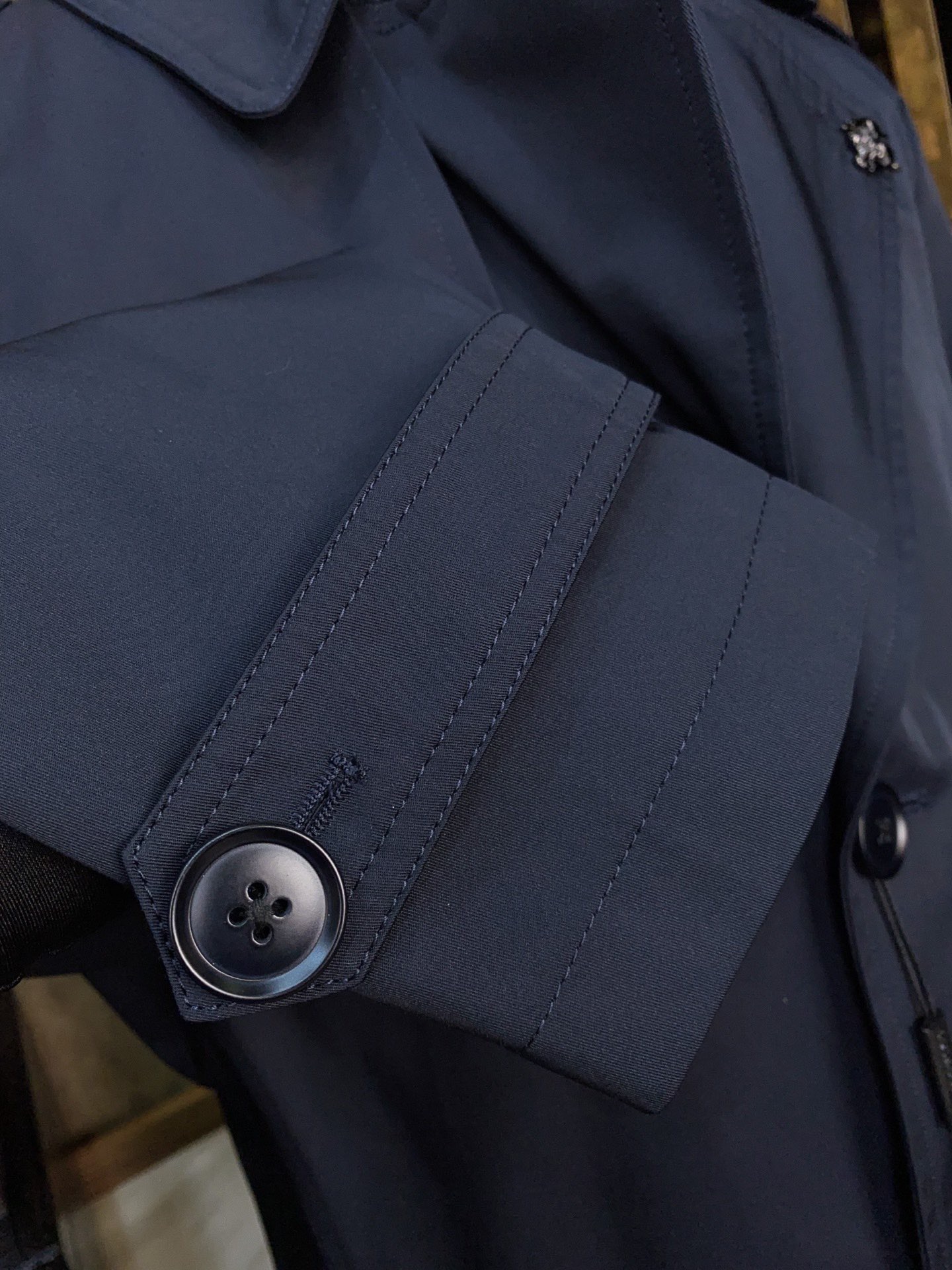 Тренч мужской в стиле Burberry темно-синего цвета классический