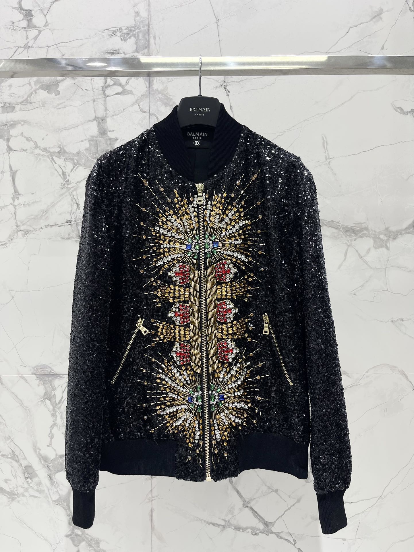 Бомбер унисекс в стиле Balmain чёрного цвета с вышивкой