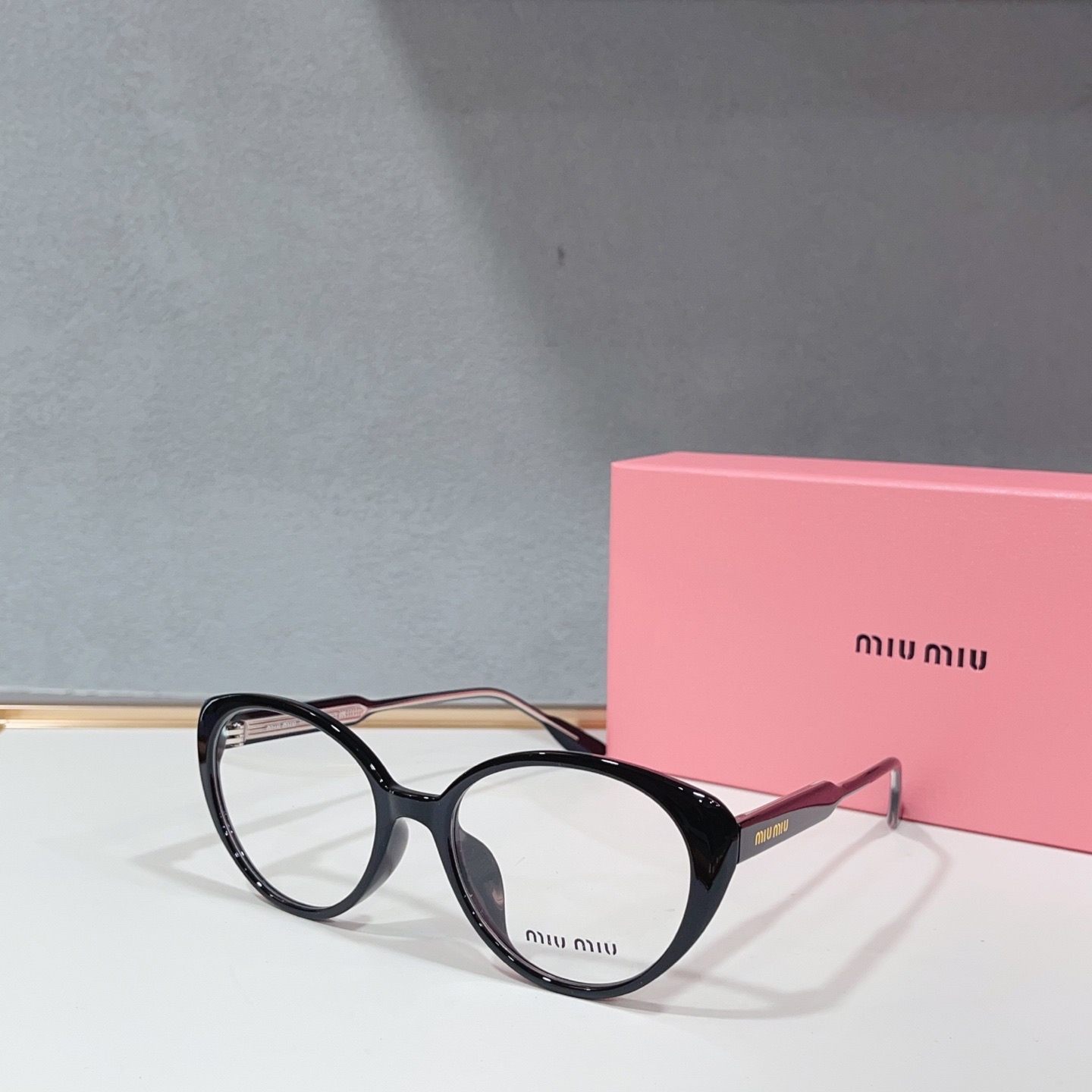 Очки женские в стиле Miu Miu круглой формы