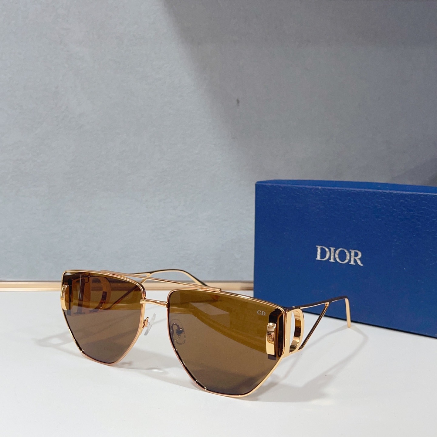 Очки солнцезащитные женские в стиле Dior CD Aviator