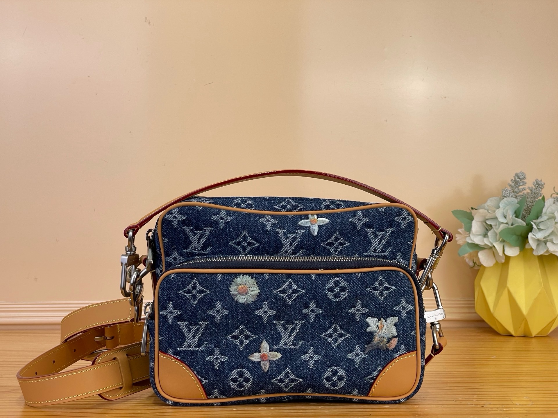 Сумка мужская Louis Vuitton Nil  синего цвета