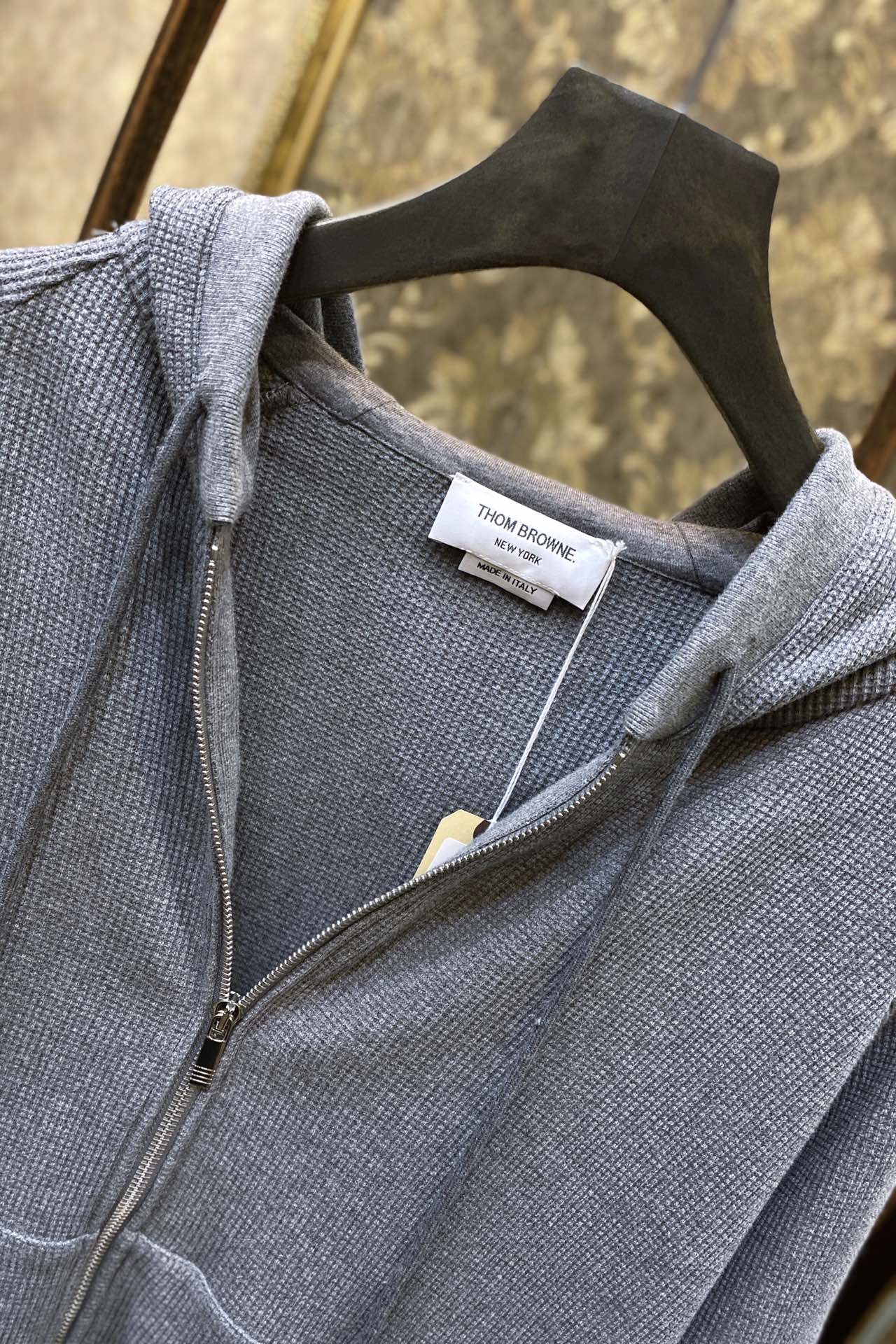 Костюм мужской в стиле Thom Browne спортивный серого цвета (худи на молнии / свитшот + брюки)