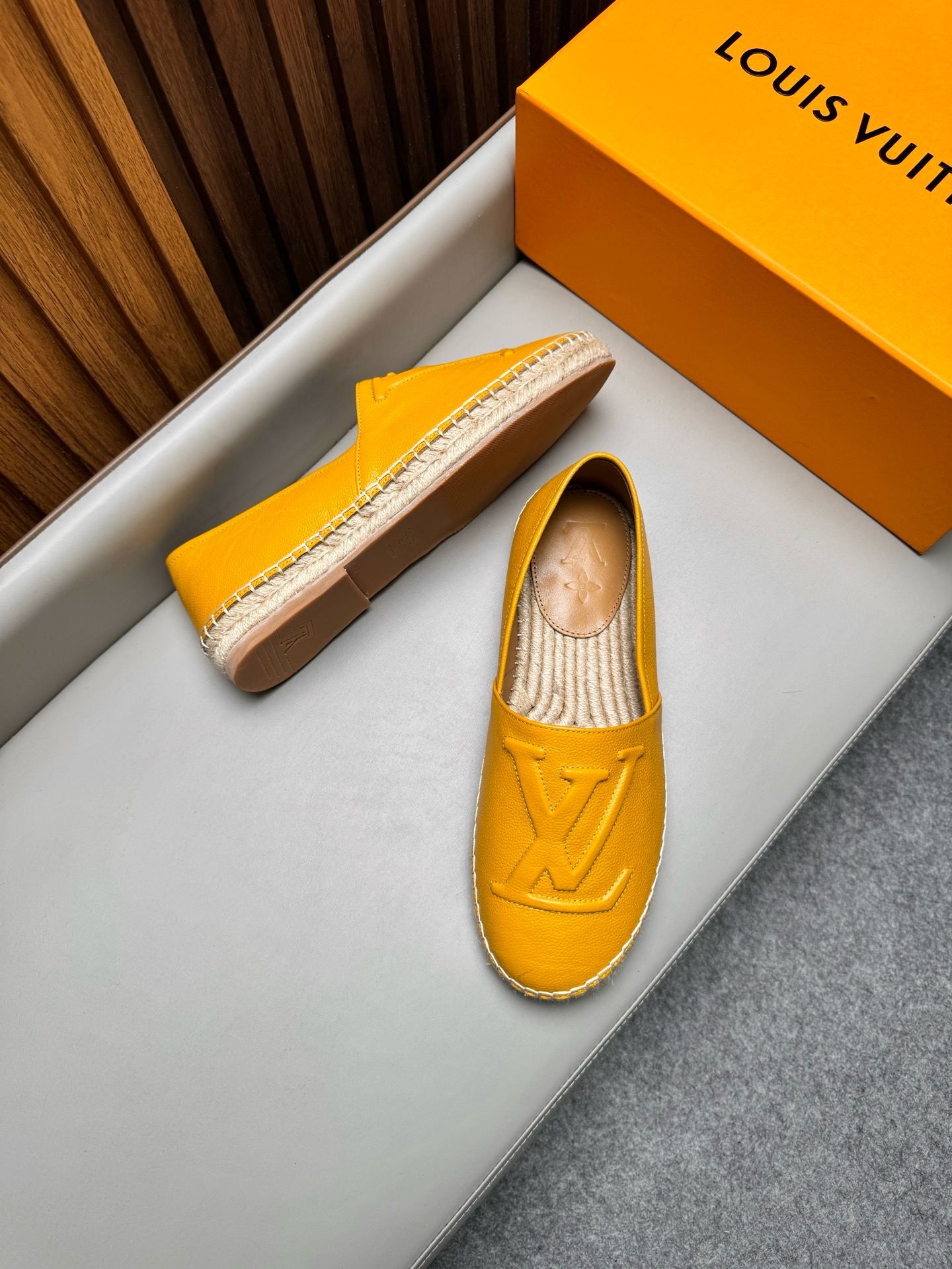 Эспадрильи мужские в стиле Louis Vuitton жёлтого цвета