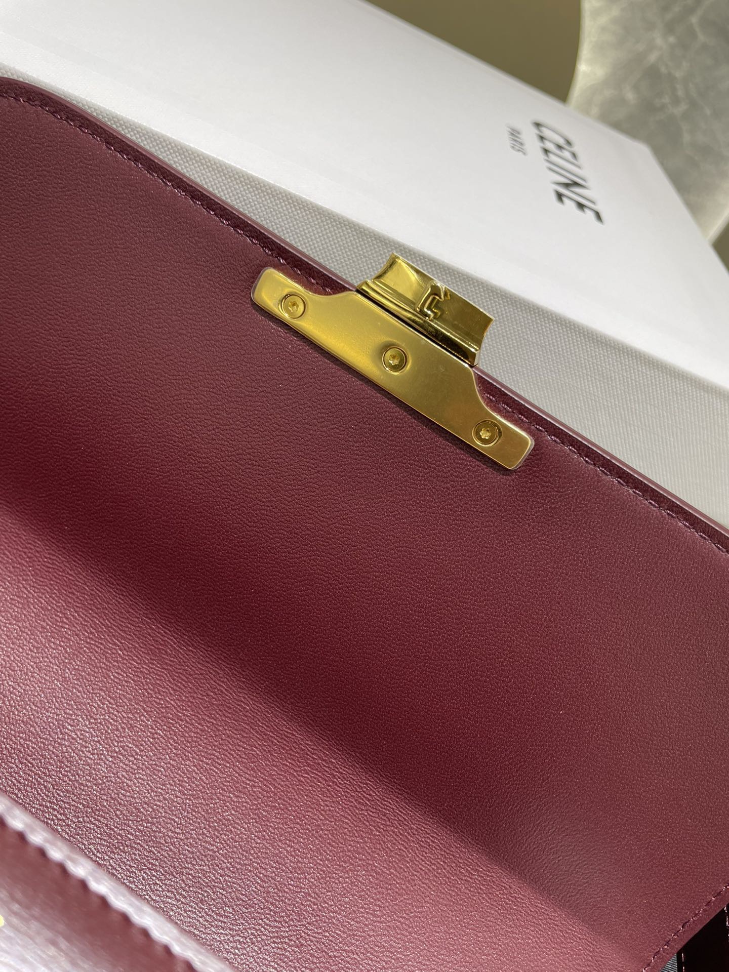 Сумка женская в стиле Celine Triomphe классическая средняя бордового цвета