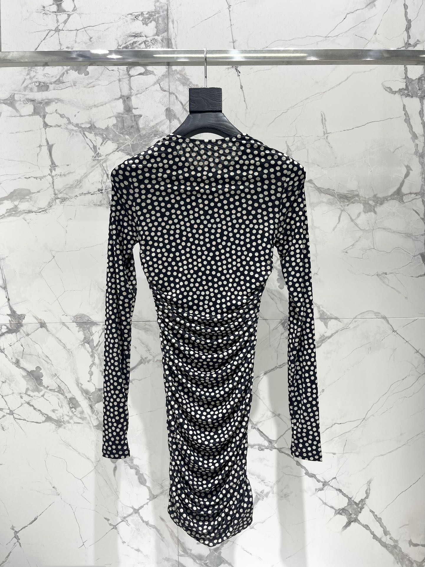 Платье женское в стиле Saint Laurent чёрно-белого цвета