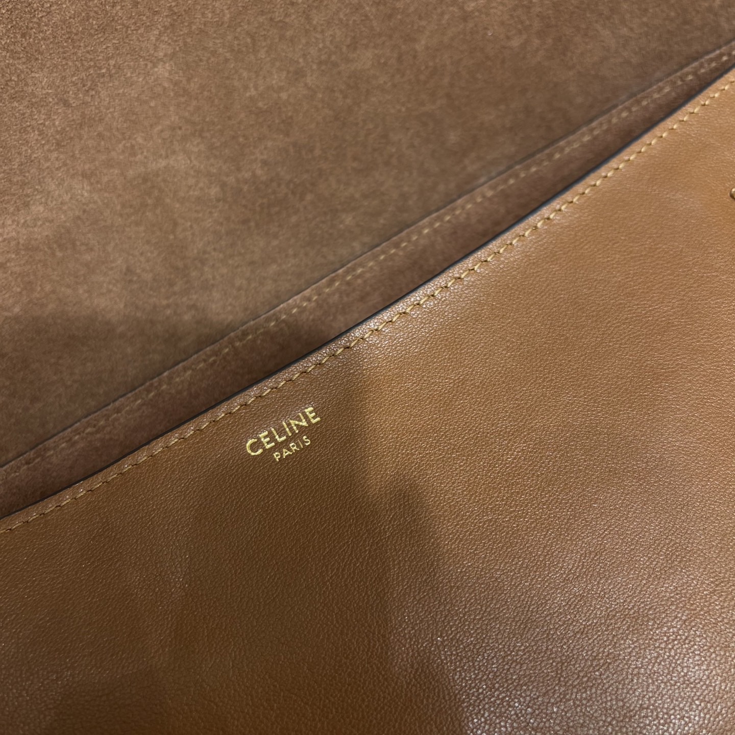 Сумка женская в стиле Celine Soft Triomphe Halfmoon карамельного цвета