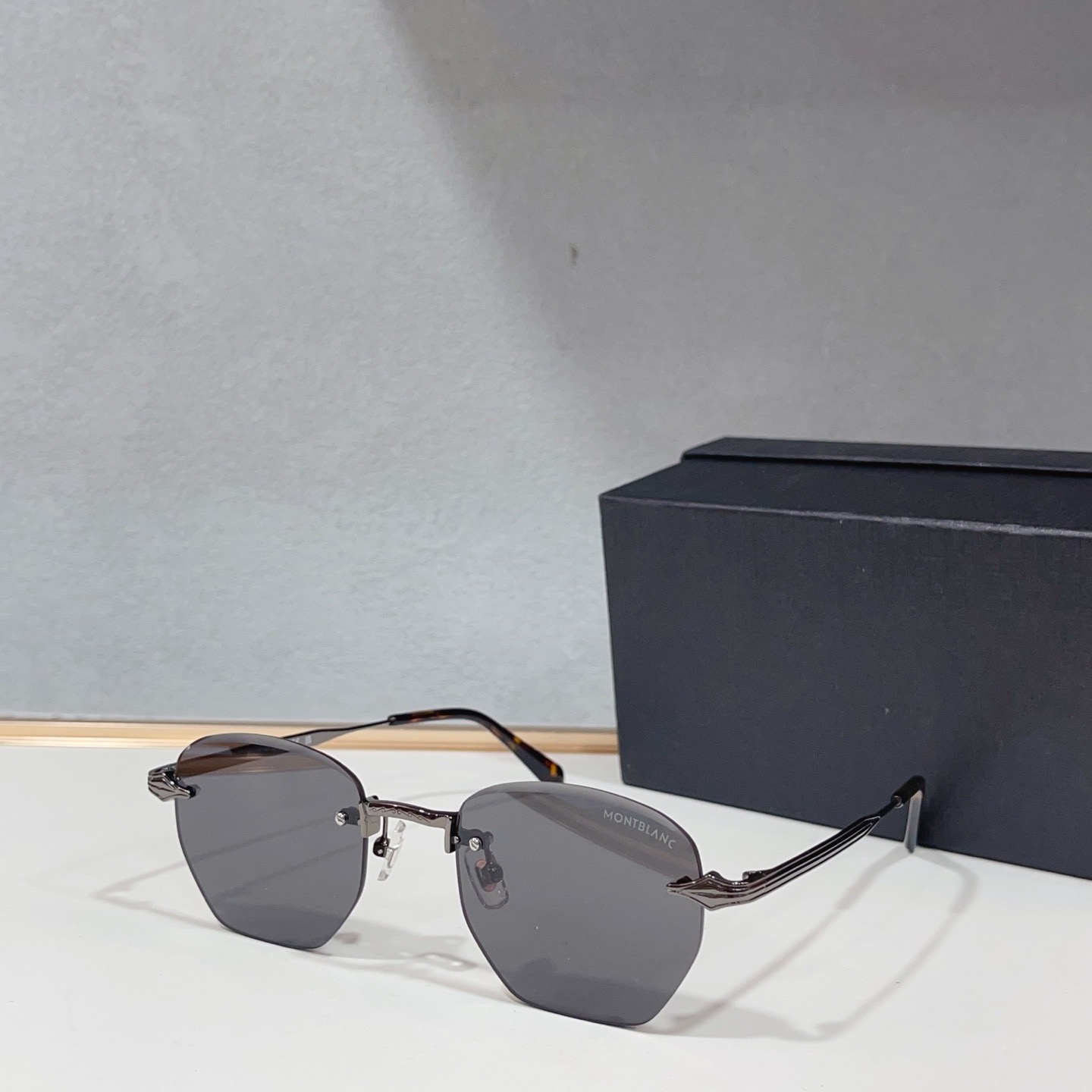 Очки солнцезащитные мужские в стиле Montblanc