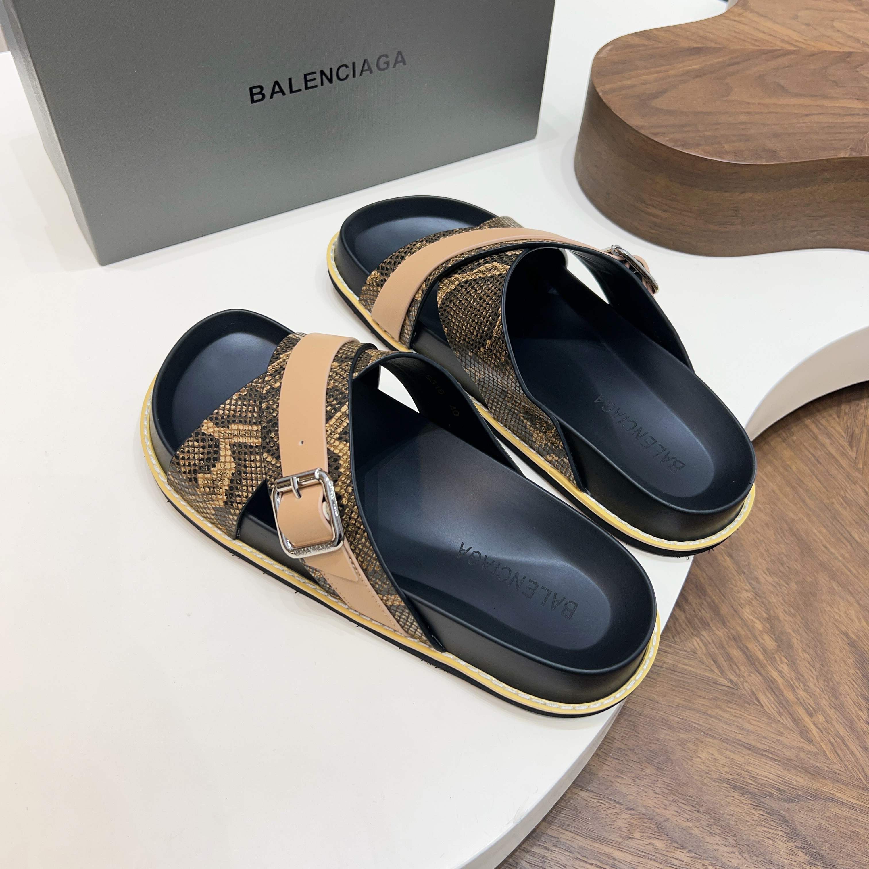 Сандалии мужские в стиле Balenciaga коричневого и черного цвета