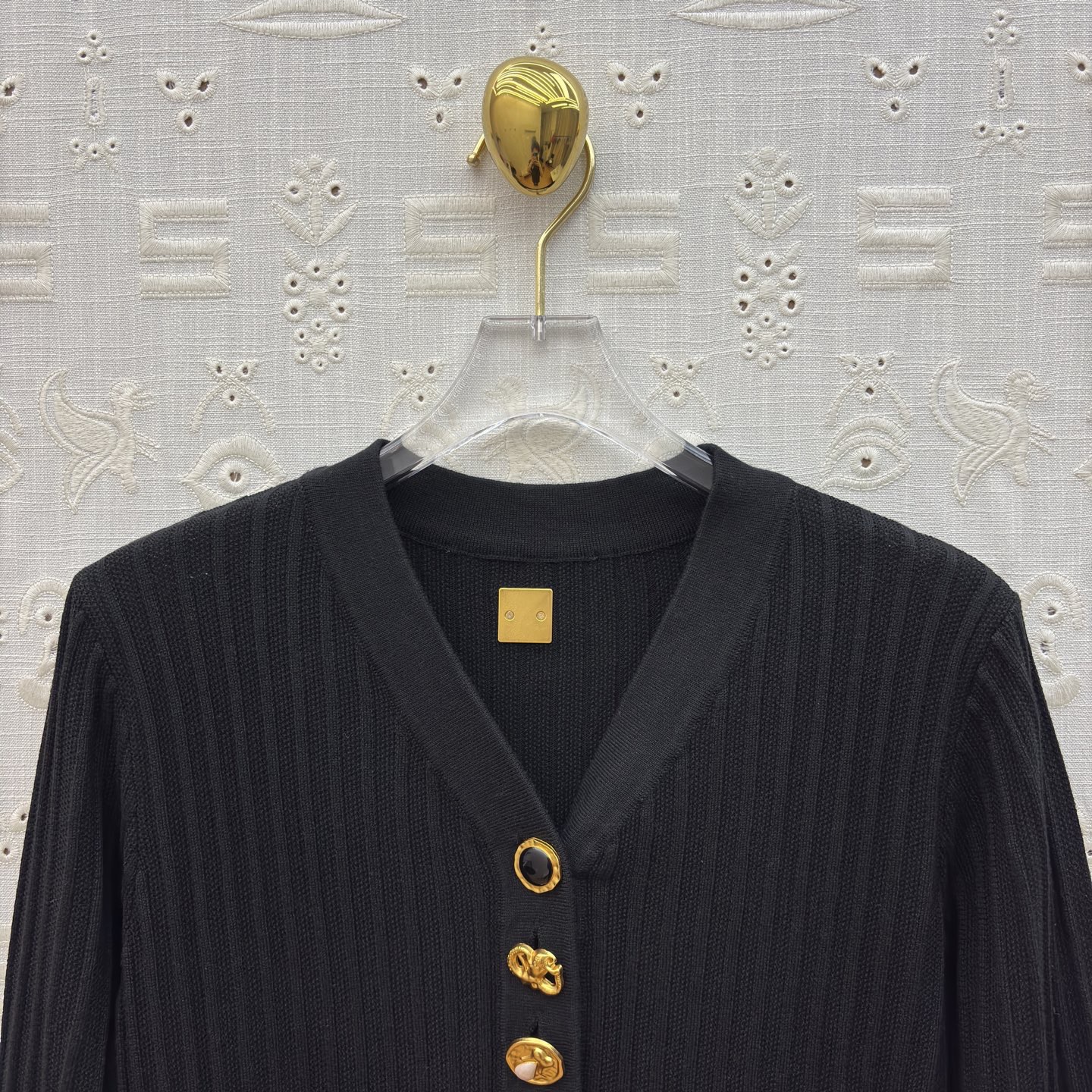 Платье женское Schiaparelli с V-образным вырезом чёрного цвета