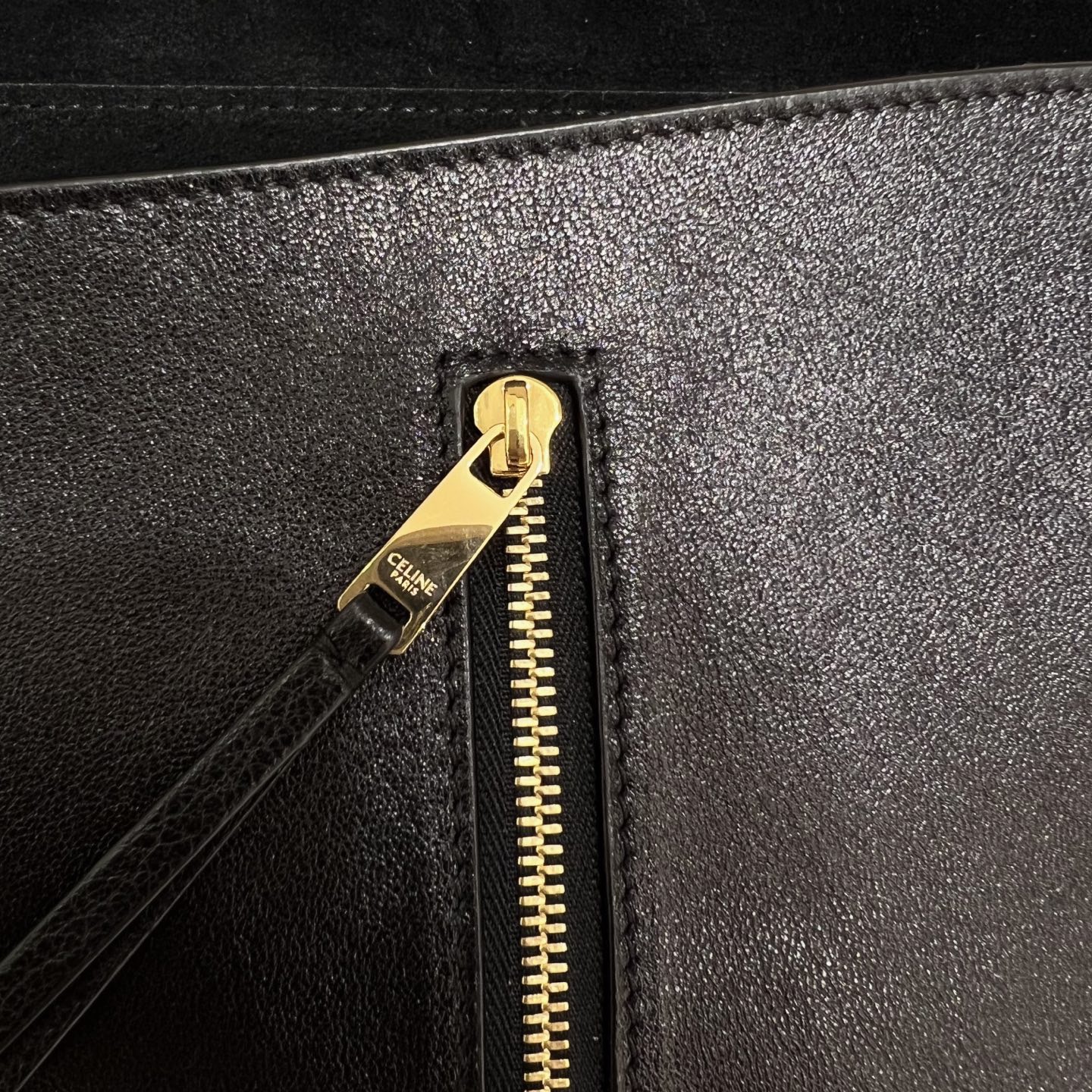 Сумка женская в стиле Celine Soft Triomphe Halfmoon чёрного цвета