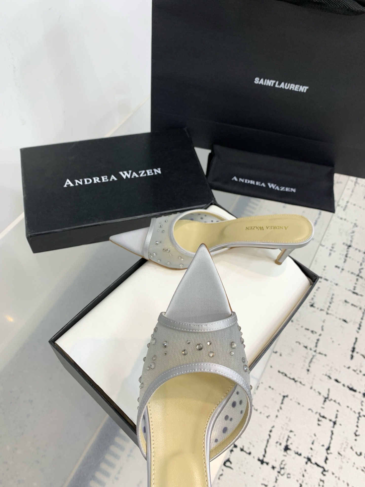 Мюли женские Andrea Wazen серебристого цвета