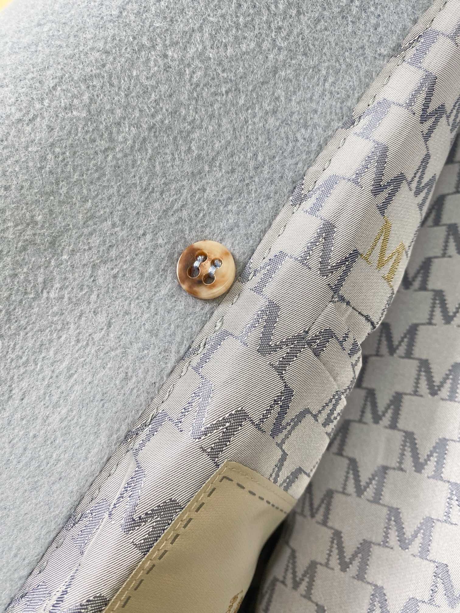 Пальто женское в стиле Max Mara Anne-Marie Beretta голубого цвета