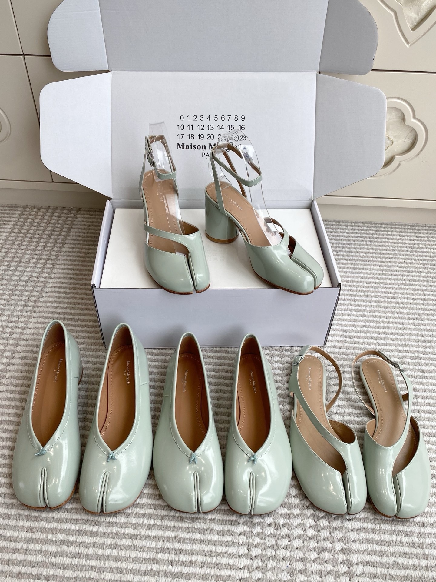 Балетки женские Maison Margiela Tabi мятного цвета