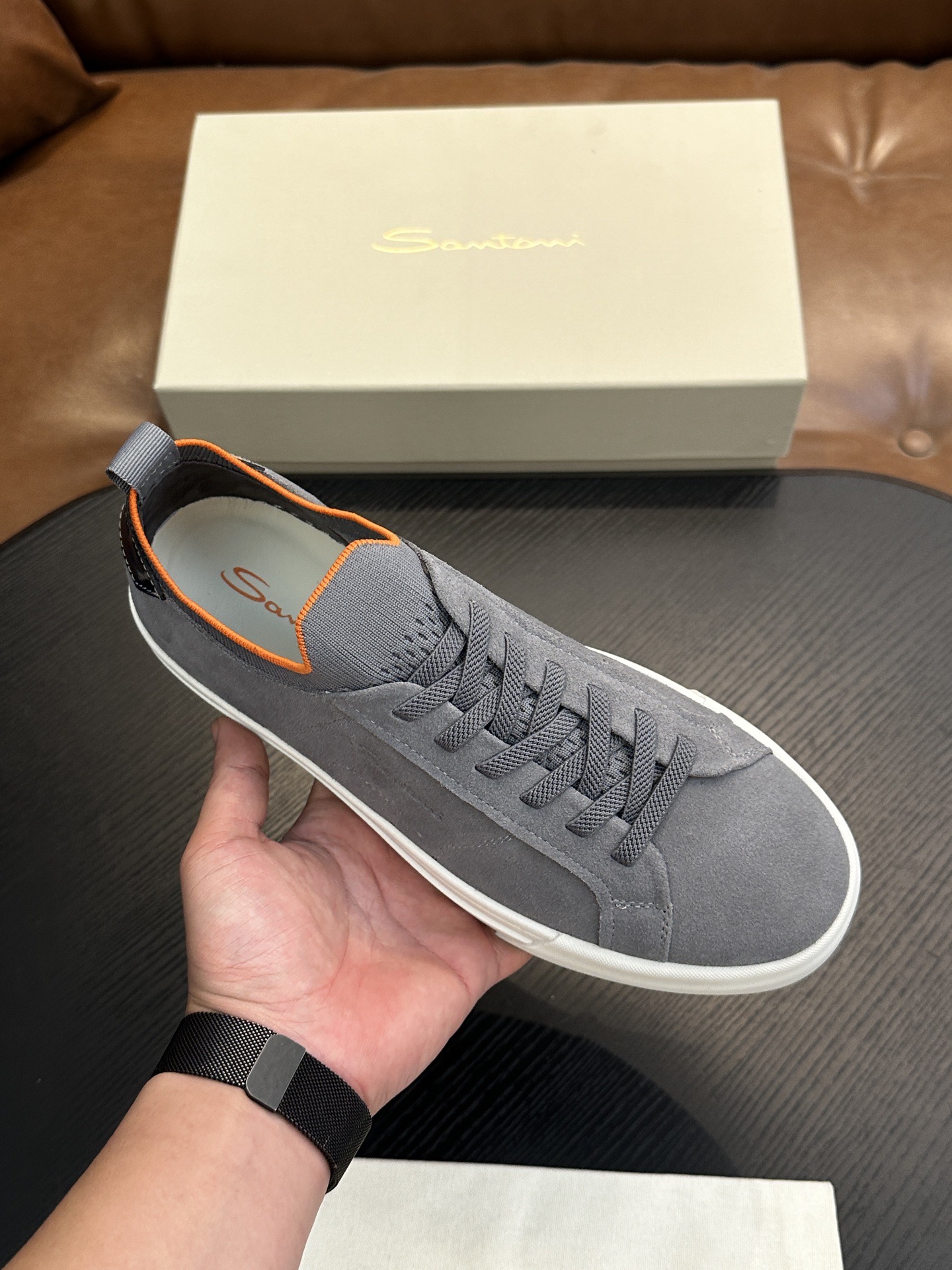 Кроссовки мужские в стиле Santoni из натуральной зернистой кожи серого цвета