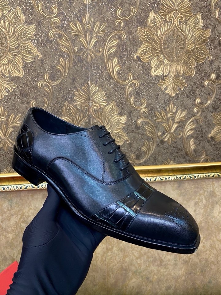 Туфли мужские в стиле Salvatore Ferragamo черного цвета