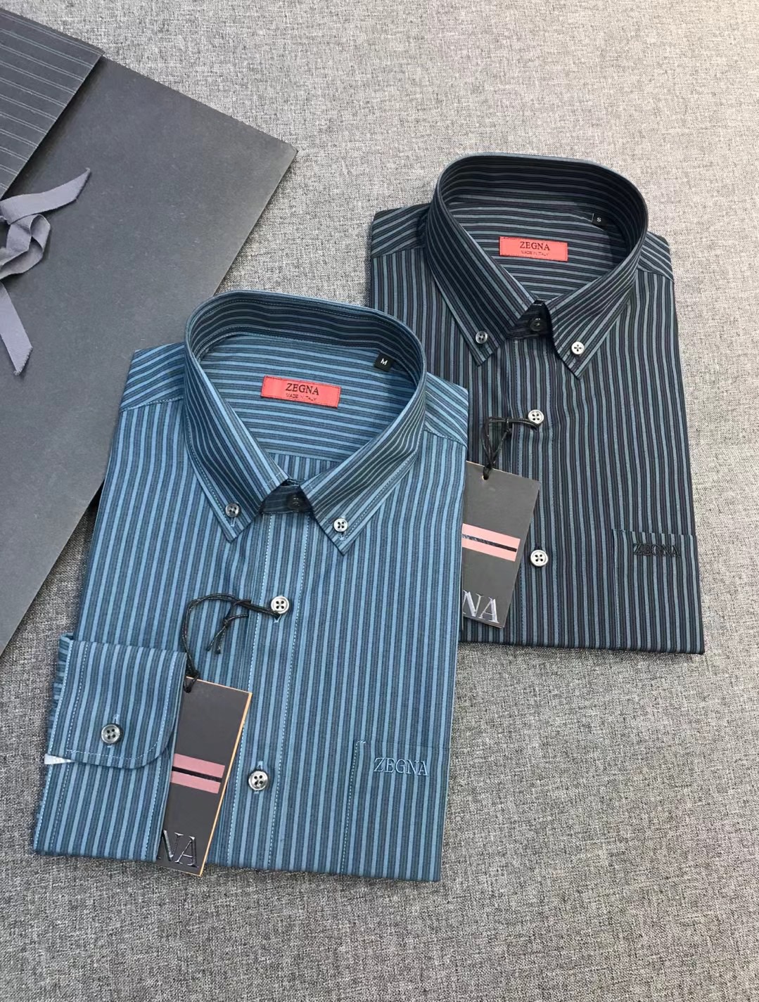 Рубашка мужская в стиле Ermenegildo Zegna в полоску классическая сине-голубого цвета