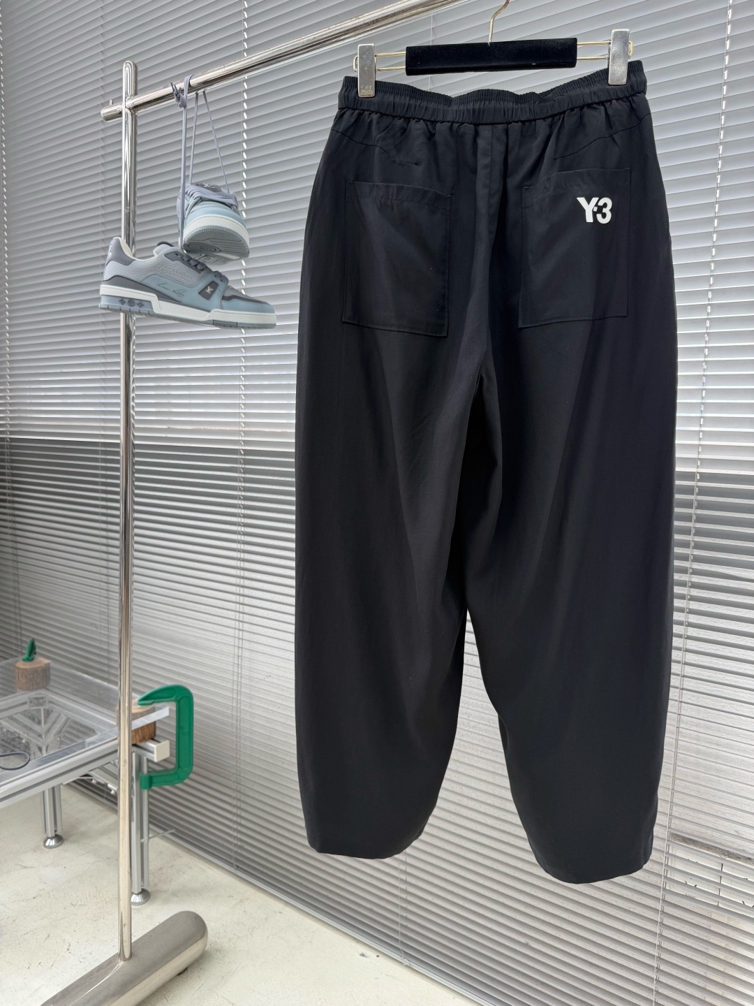 Брюки мужские в стиле Y-3 чёрного цвета с эластичным поясом