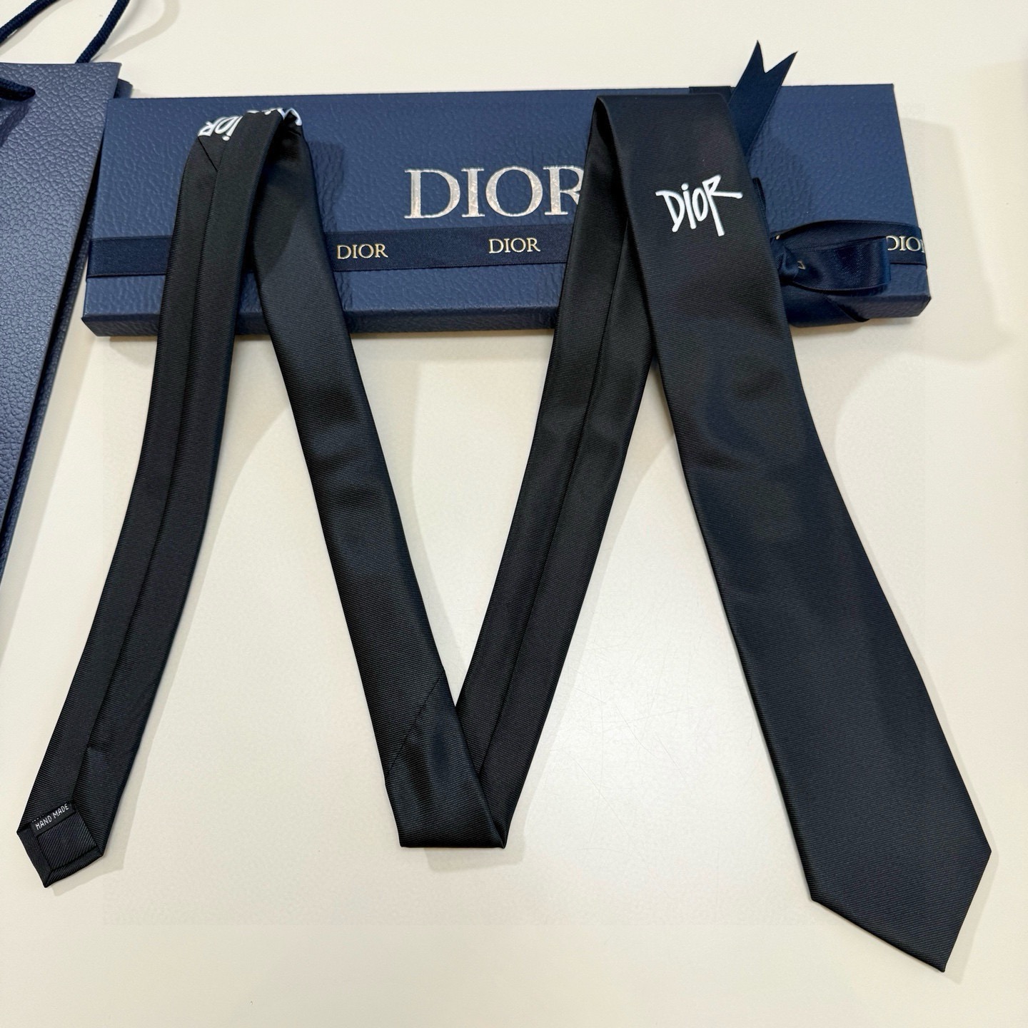 Галстук мужской Dior чёрного цвета с вышивкой логотипа