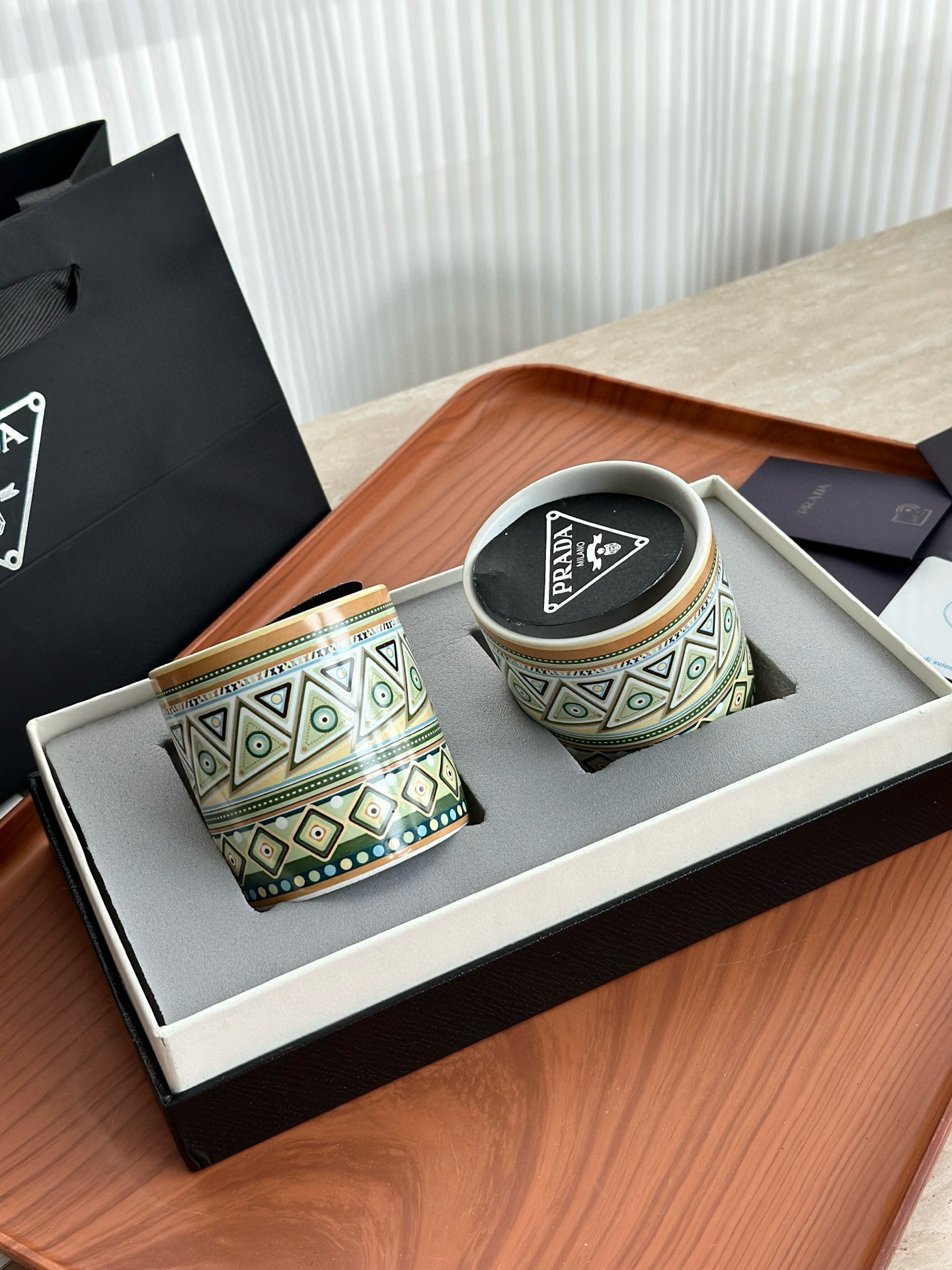  Свечи ароматические  в стиле Prada, набор из 2 шт.