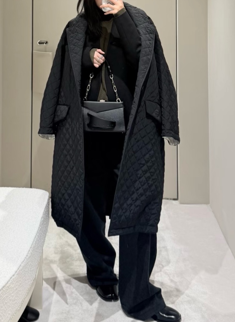 Пальто женское в стиле Max Mara чёрного цвета