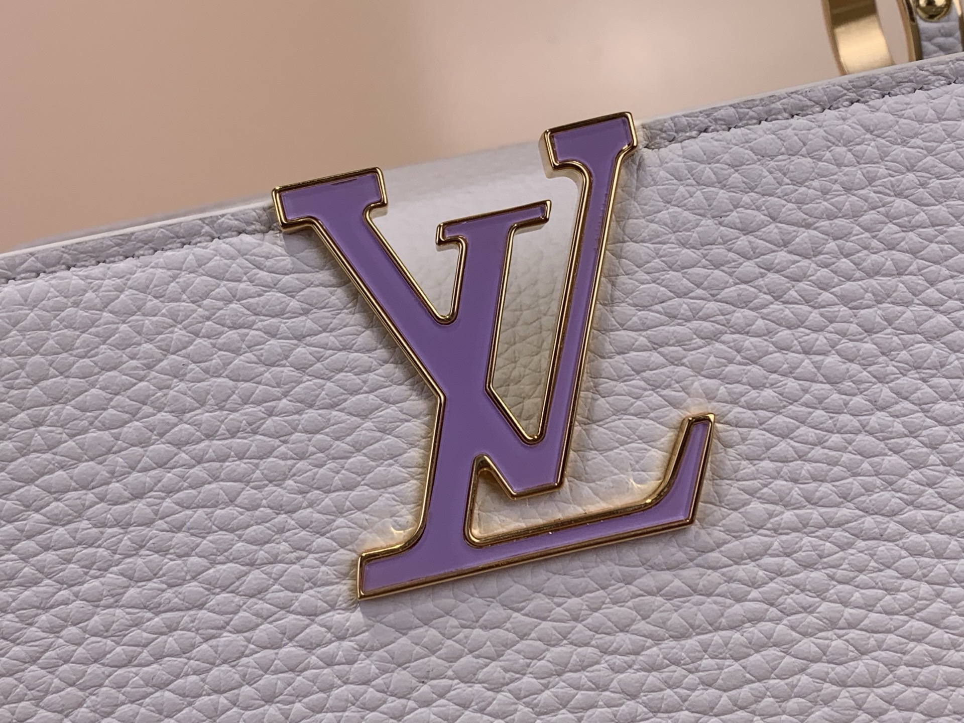 Сумка женская в стиле Louis Vuitton Capucines BB Confetti с декоративной цепочкой