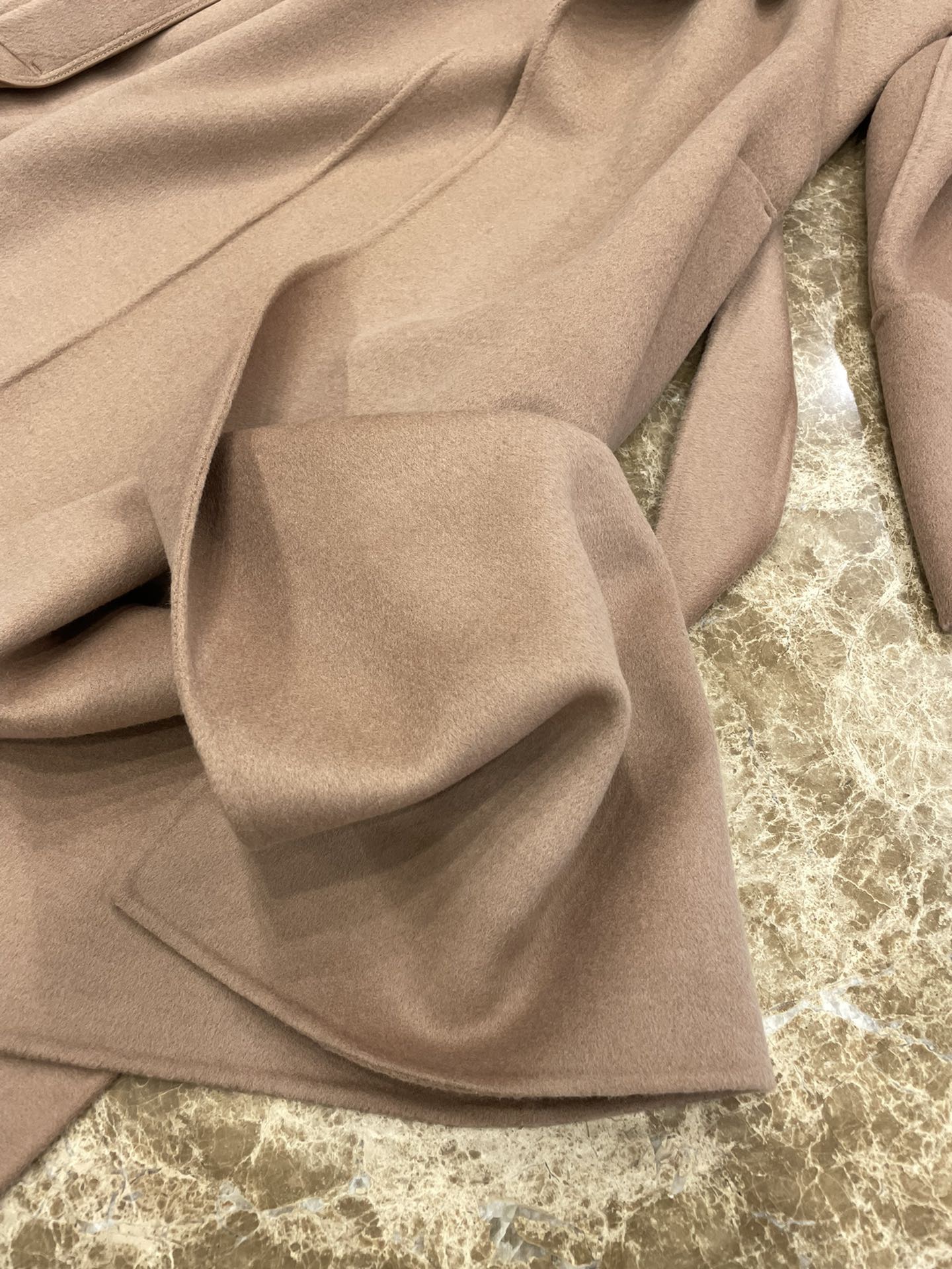 Пальто женское в стиле Max Mara Elisa верблюжьего цвета с поясом