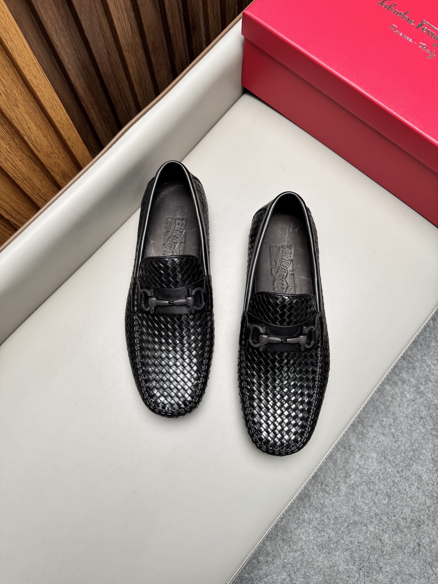 Лоферы мужские в стиле Ferragamo чёрного цвета