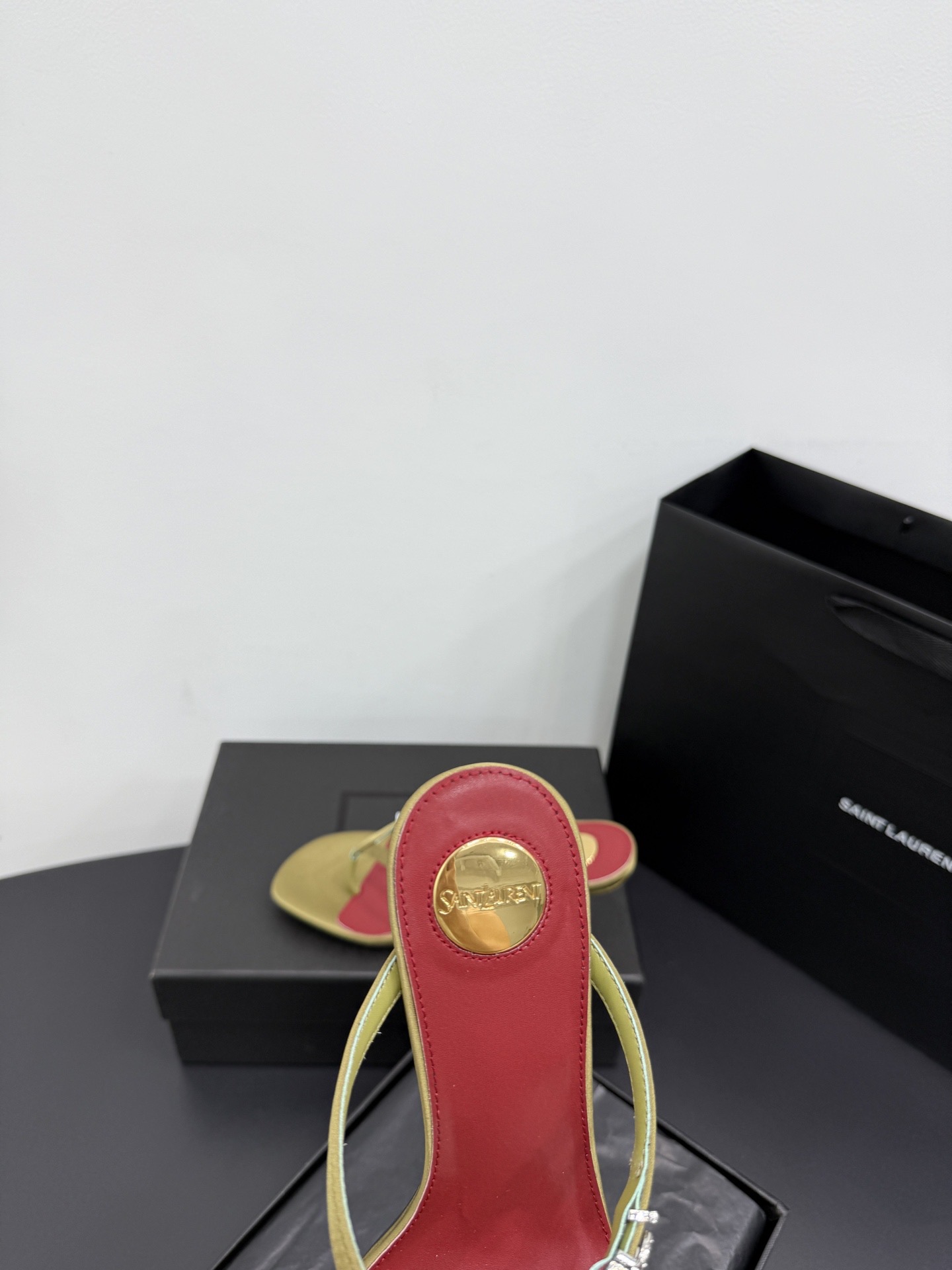 Босоножки женские в стиле Saint Laurent YSL жёлтого цвета