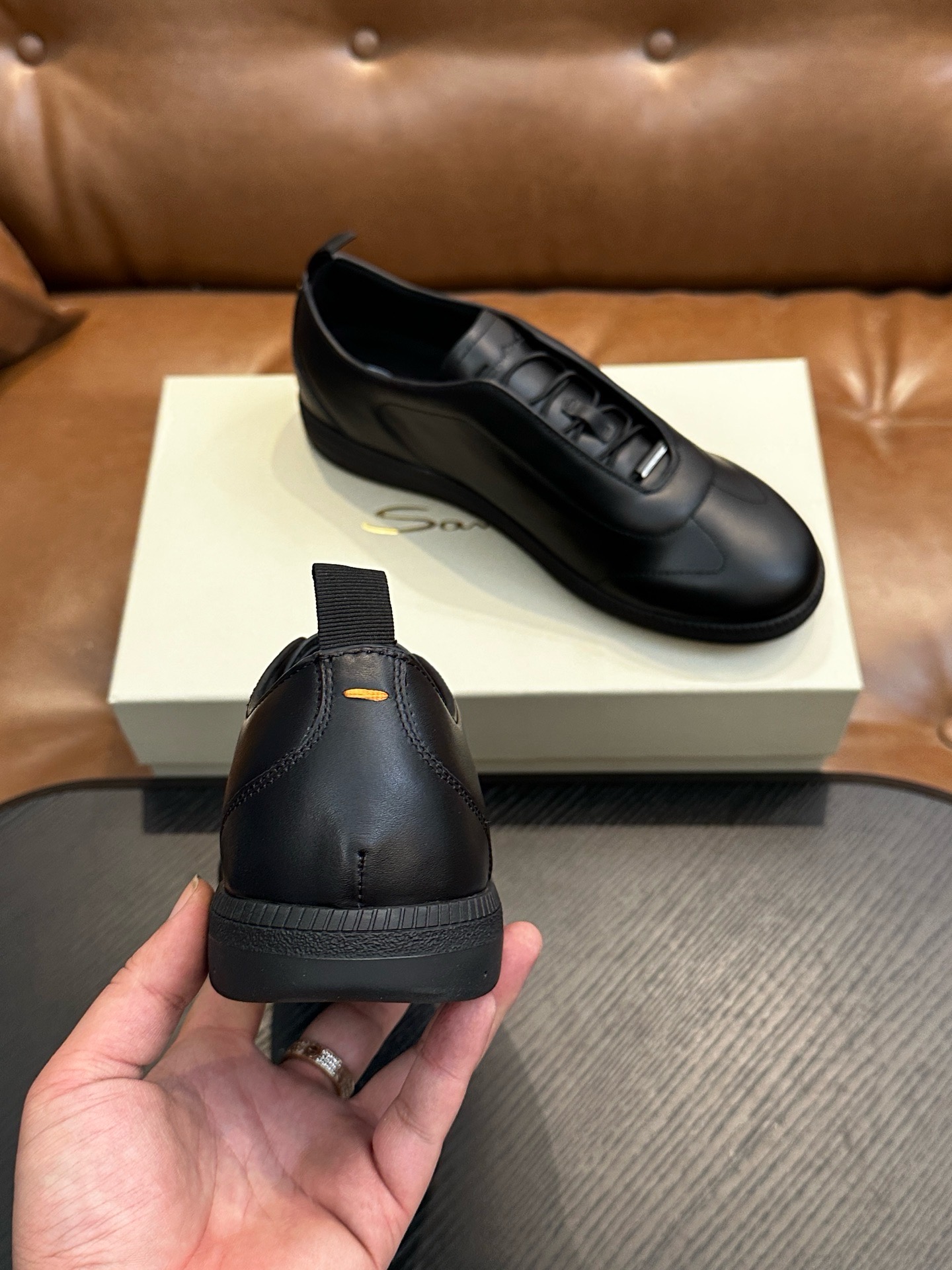 Кеды мужские в стиле Santoni из натуральной кожи черного цвета