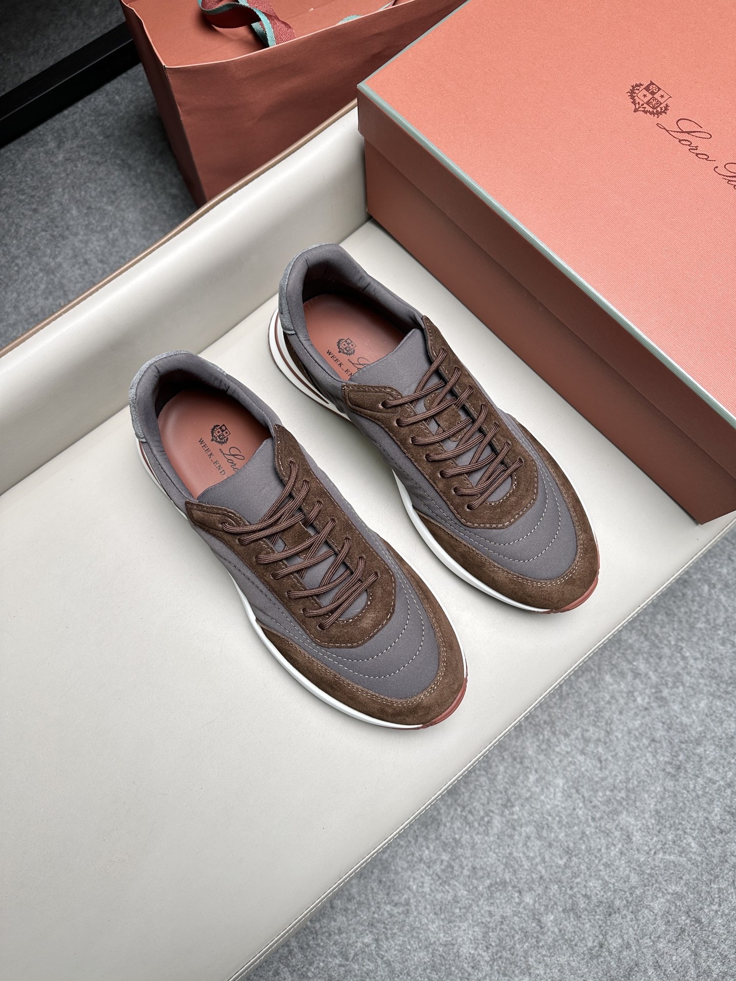 Кроссовки мужские в стиле Loro Piana серо-коричневого цвета