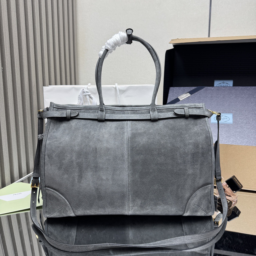 Сумка женская в стиле Prada серого цвета (42×30×12 см)