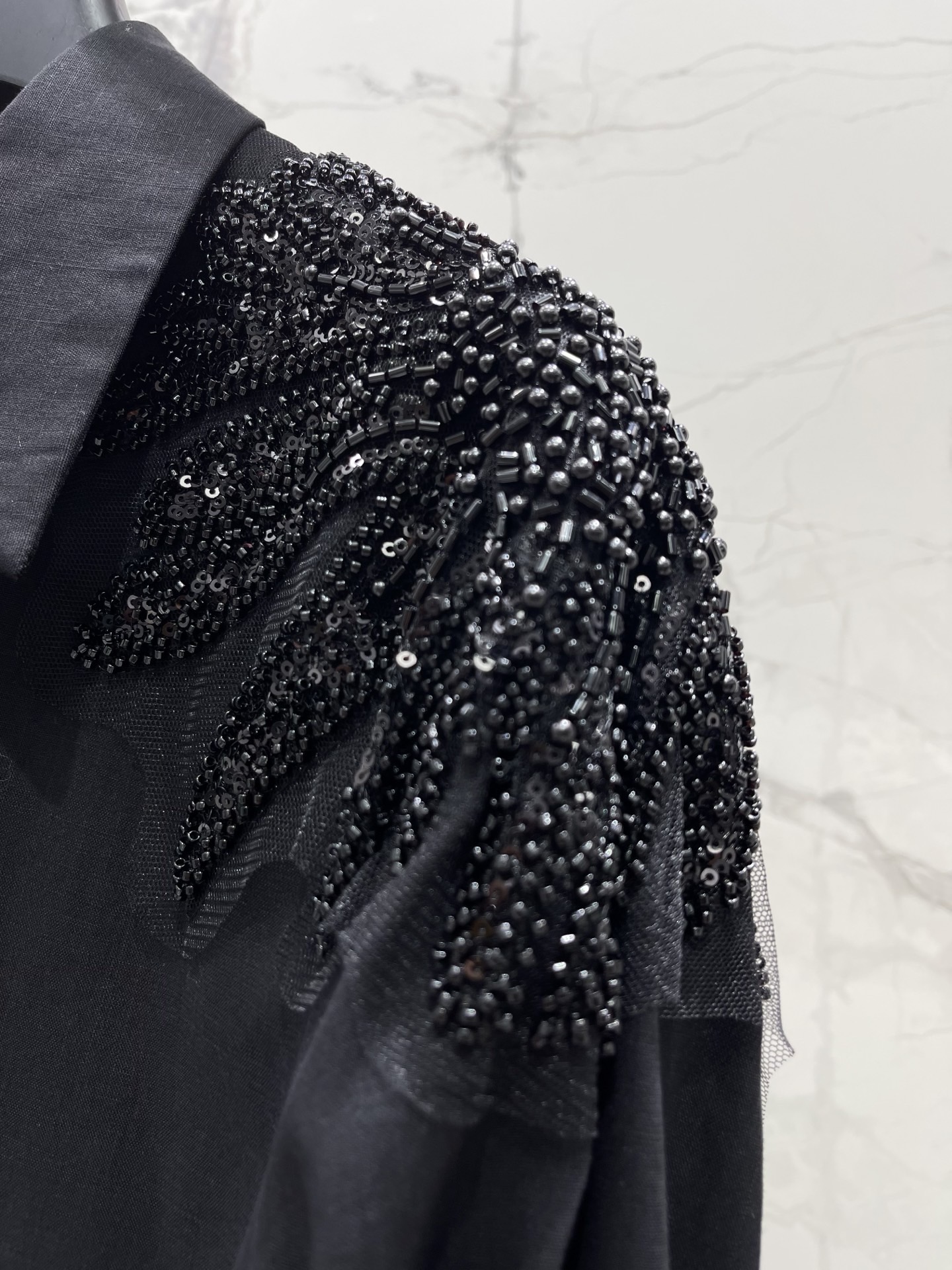 Рубашка женская в стиле Balmain с декором из бисера чёрного цвета