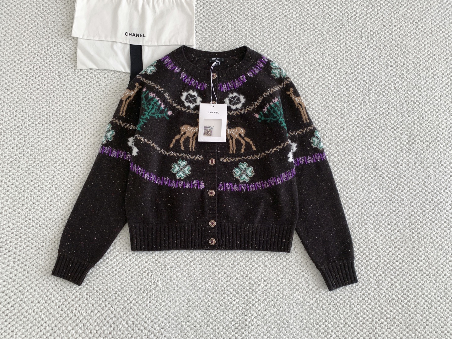 Кардиган женский в стиле Chanel с жаккардовым узором тёмно-коричневого цвета