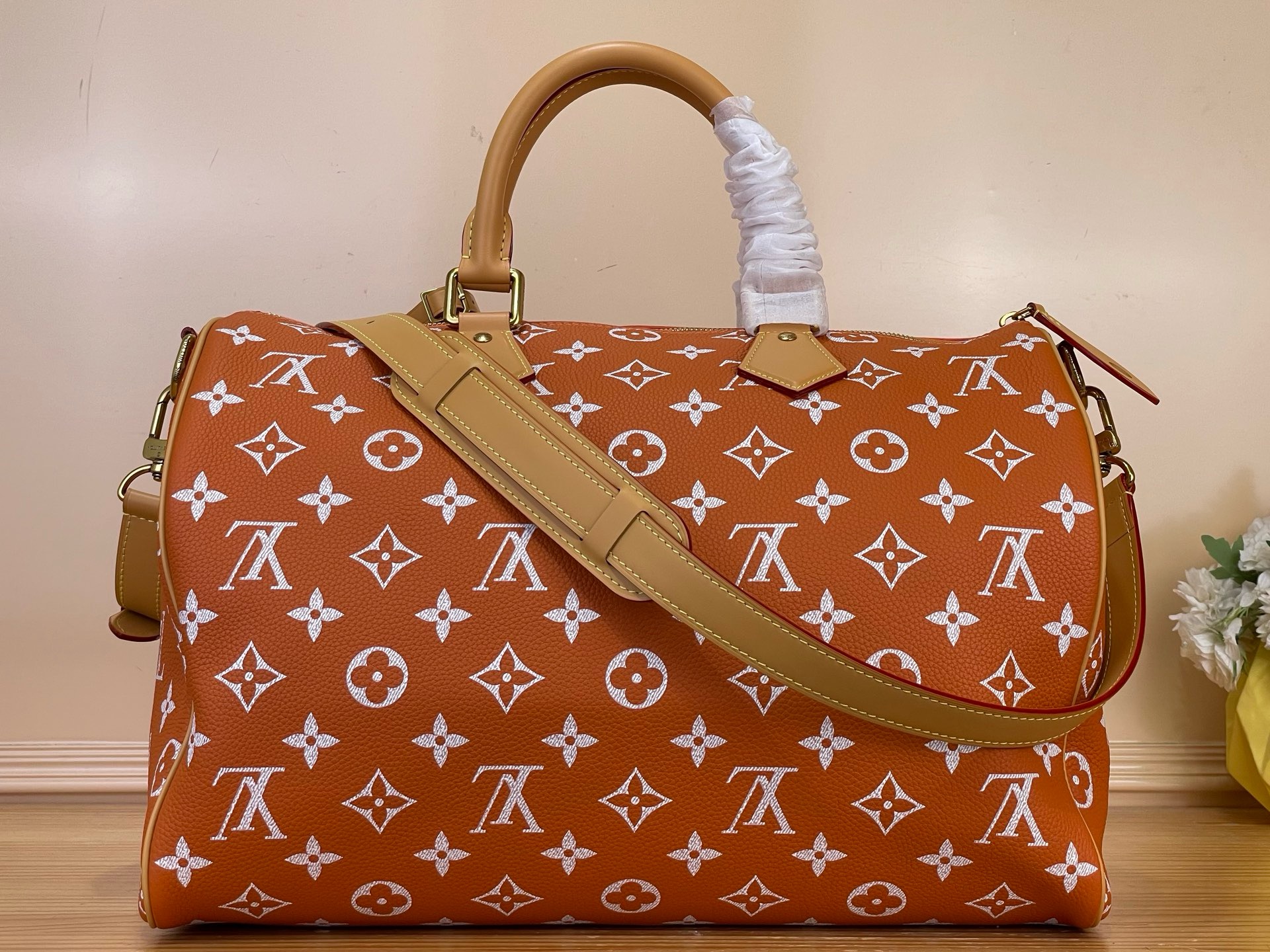 Сумка женская Louis Vuitton Speedy P9 Bandoulière 40 оранжевого цвета