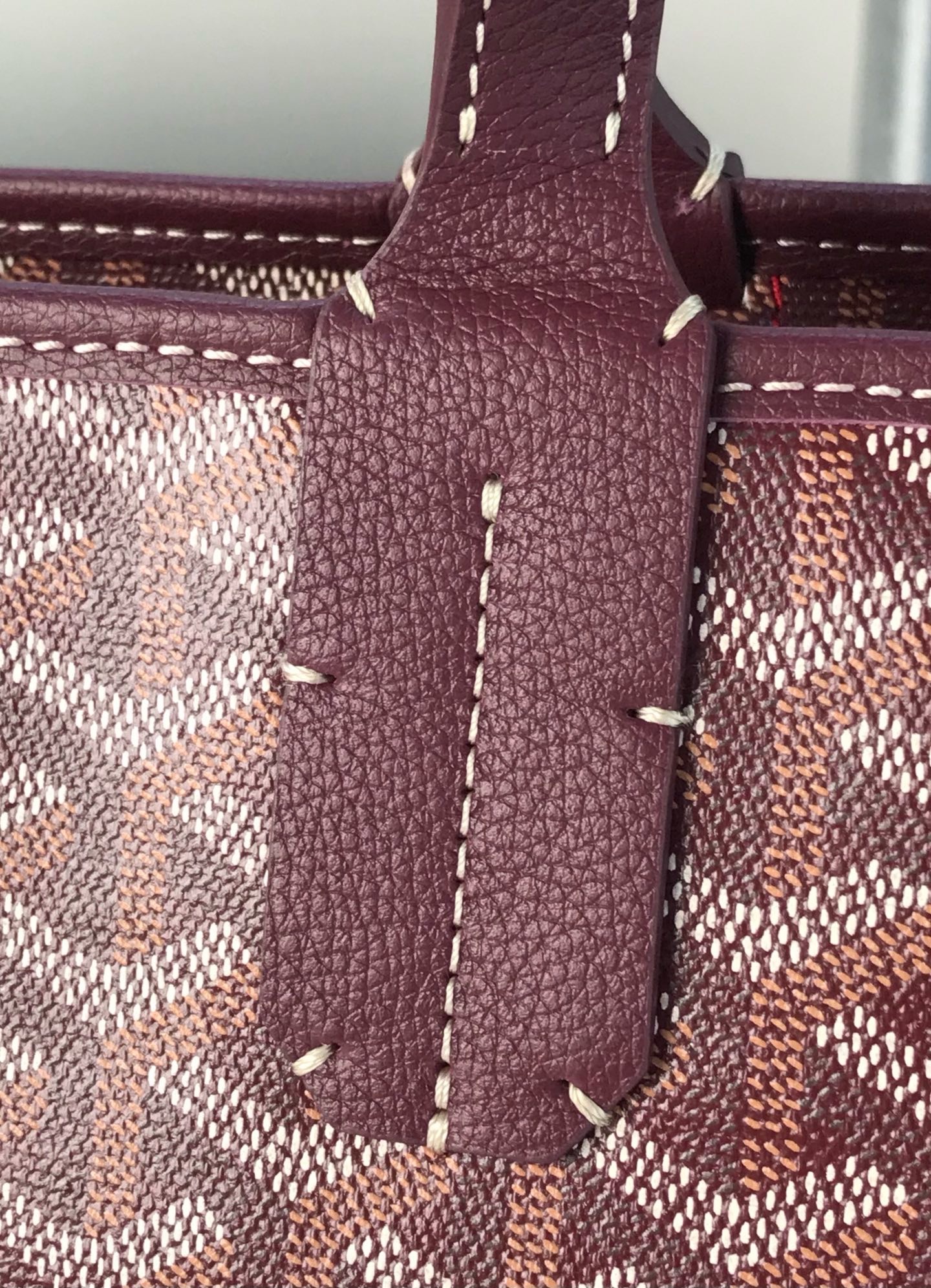 Сумка женская Goyard Artois GM бордового цвета