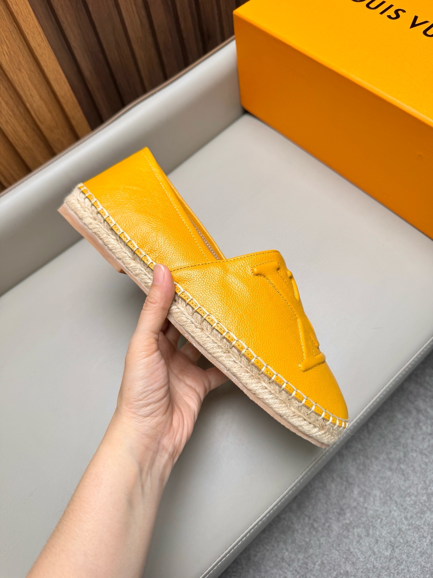 Эспадрильи мужские в стиле Louis Vuitton жёлтого цвета