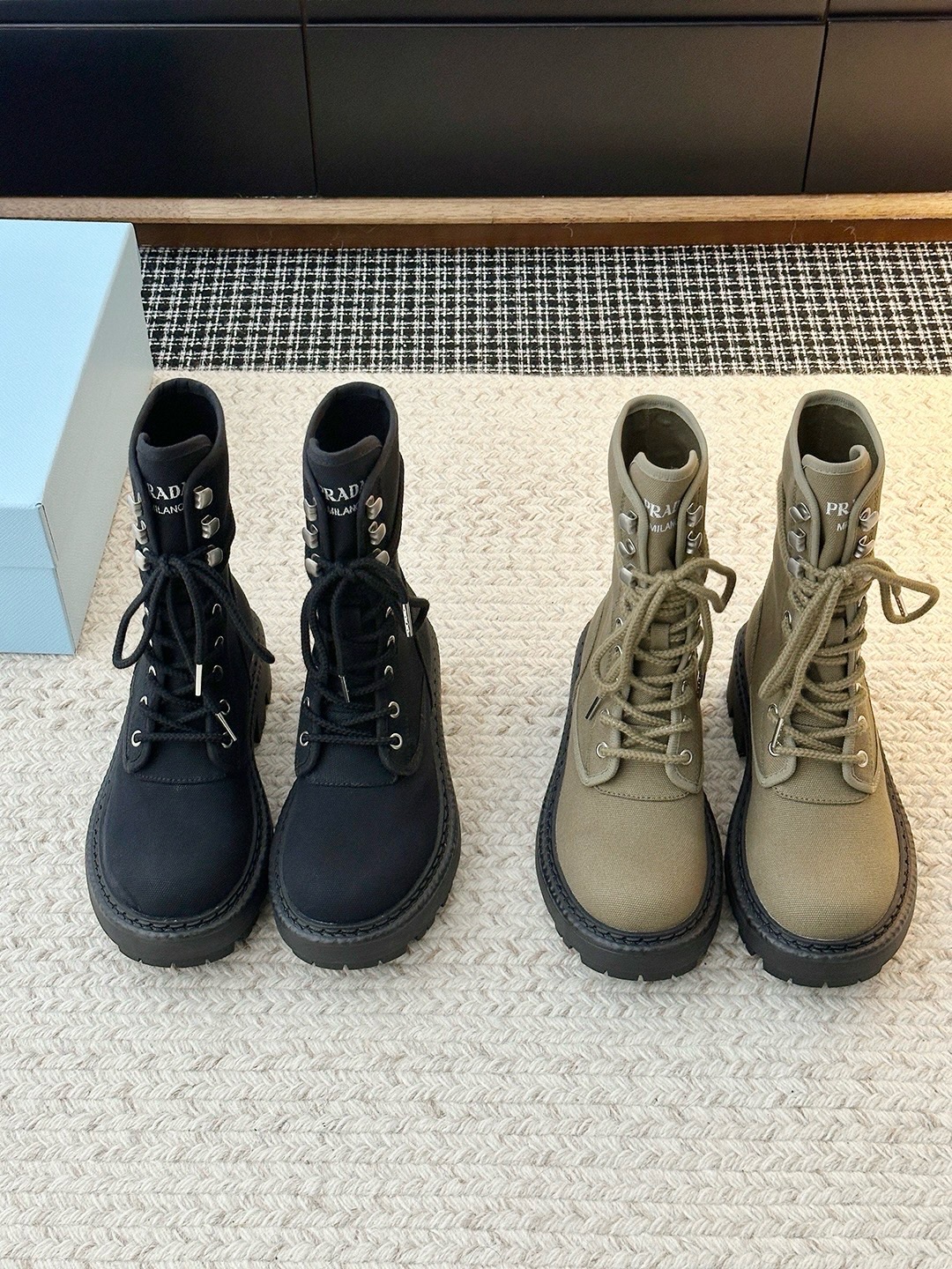 Ботинки женские Prada Canvas Combat Boot цвета хаки