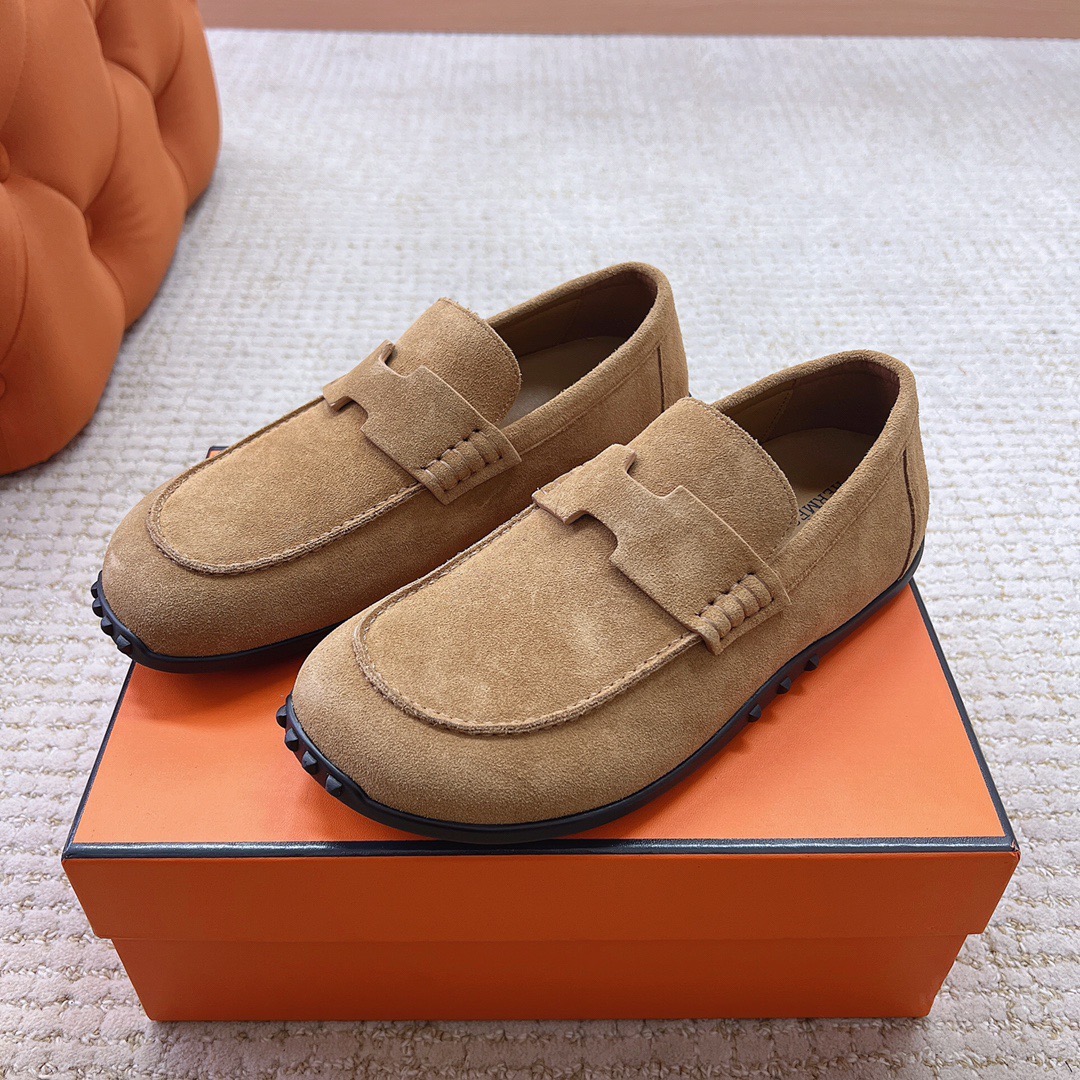 Лоферы мужские в стиле Hermès бежевого цвета