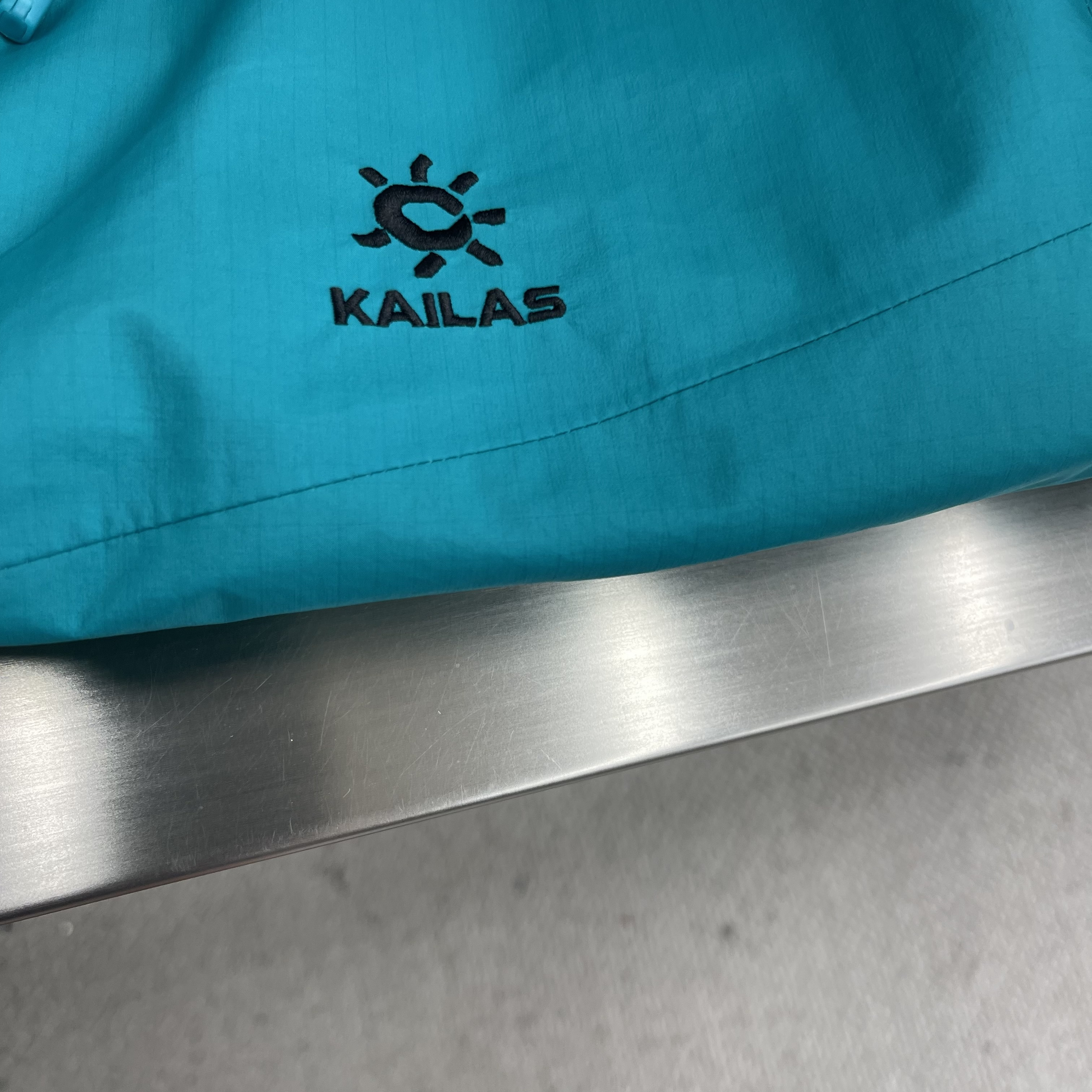 Куртка мужская Kailas softshell с капюшоном бирюзового цвета водо- и ветрозащитная