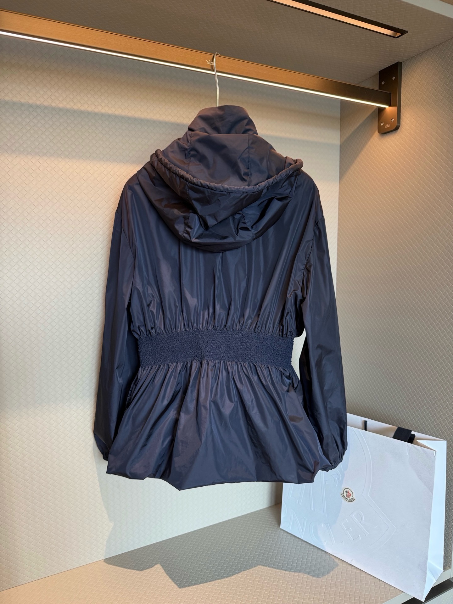 Куртка женская в стиле Moncler синего цвета
