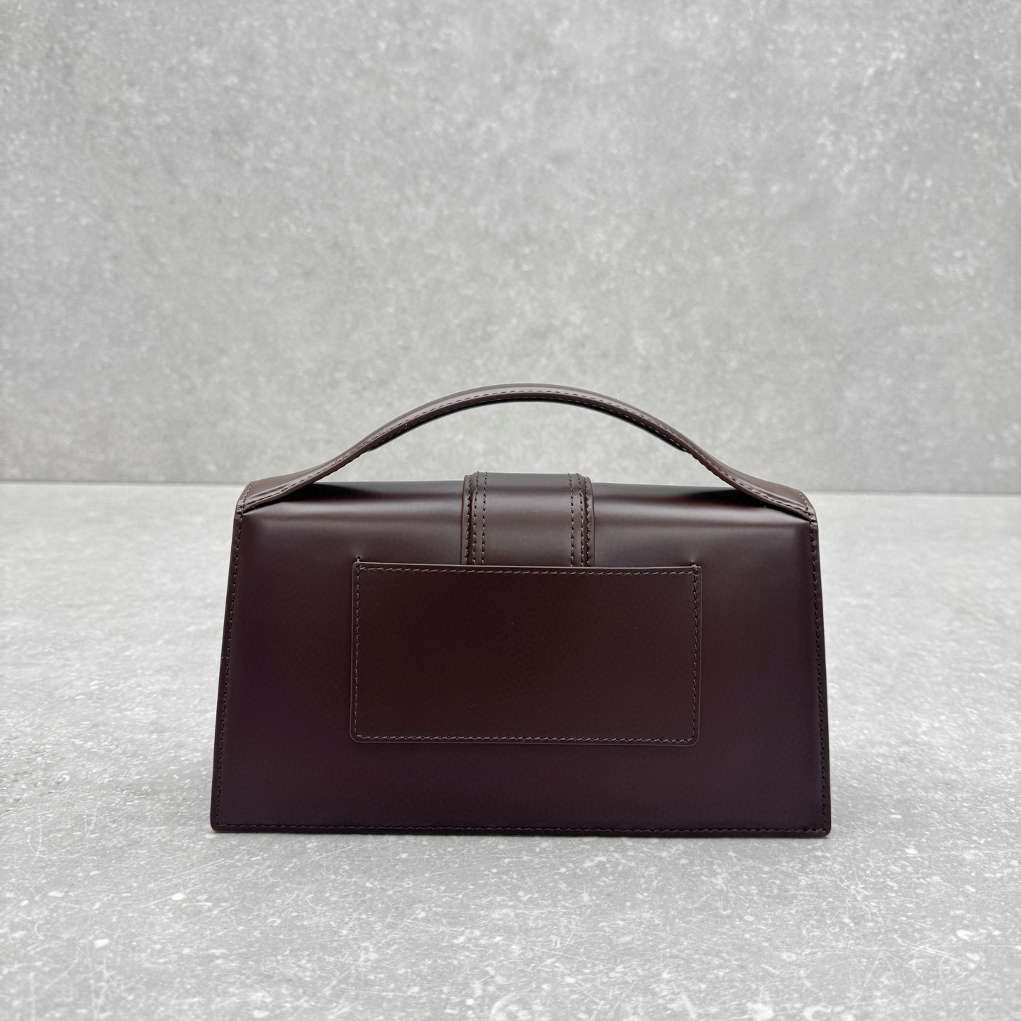 Сумка женская в стиле Jacquemus Le Bambino из натуральной кожи шоколадного цвета