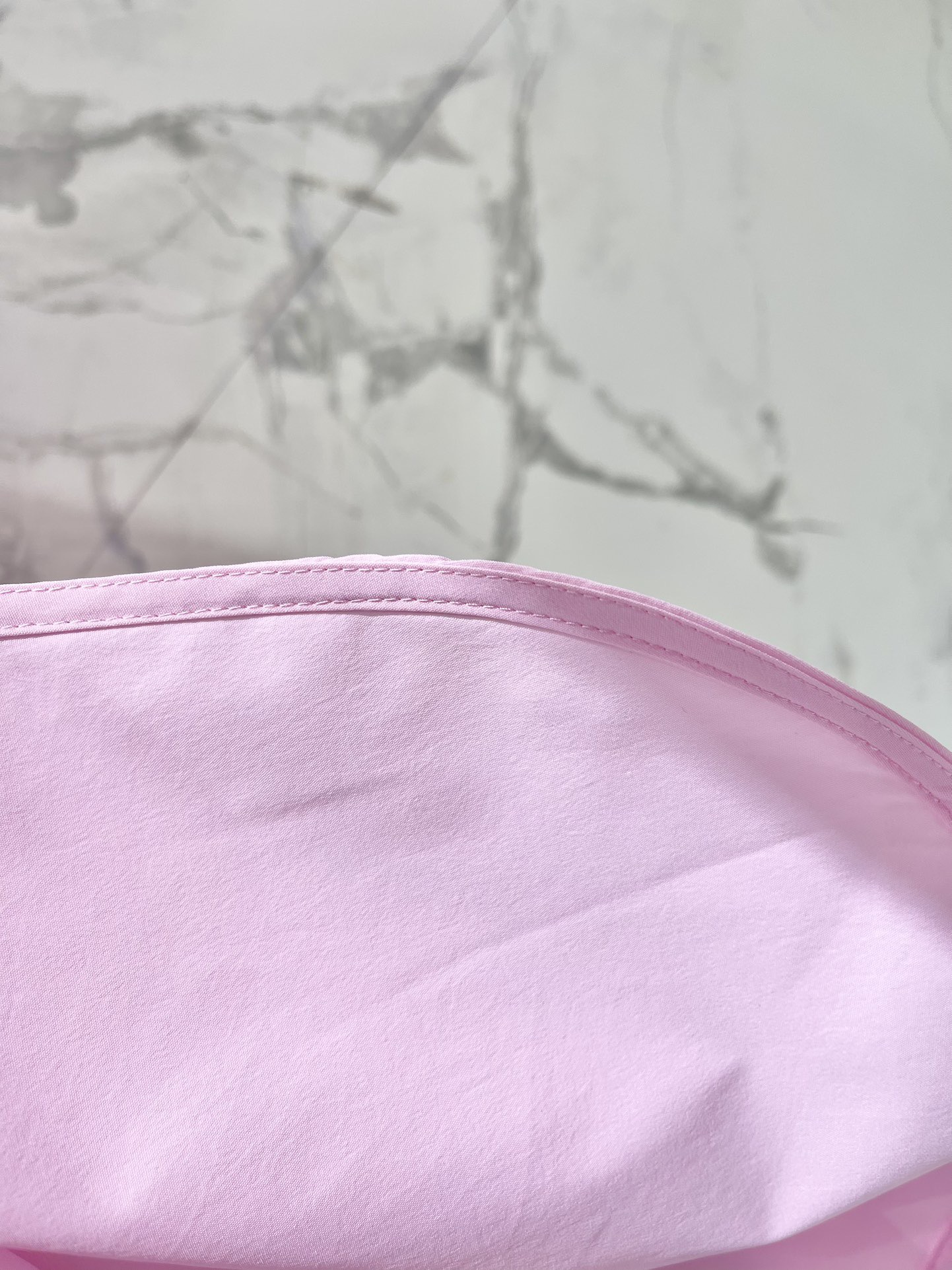 Рубашка женская в стиле Loewe хлопковая с длинным рукавом розового цвета