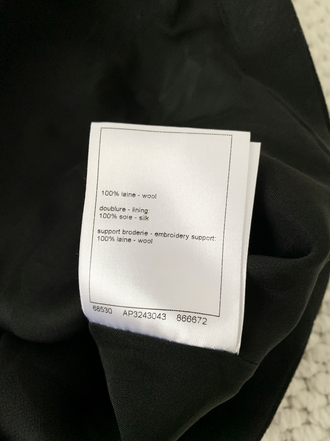 Топ-корсет женский в стиле Chanel с жемчужной отделкой и декоративными бретелями чёрного цвета